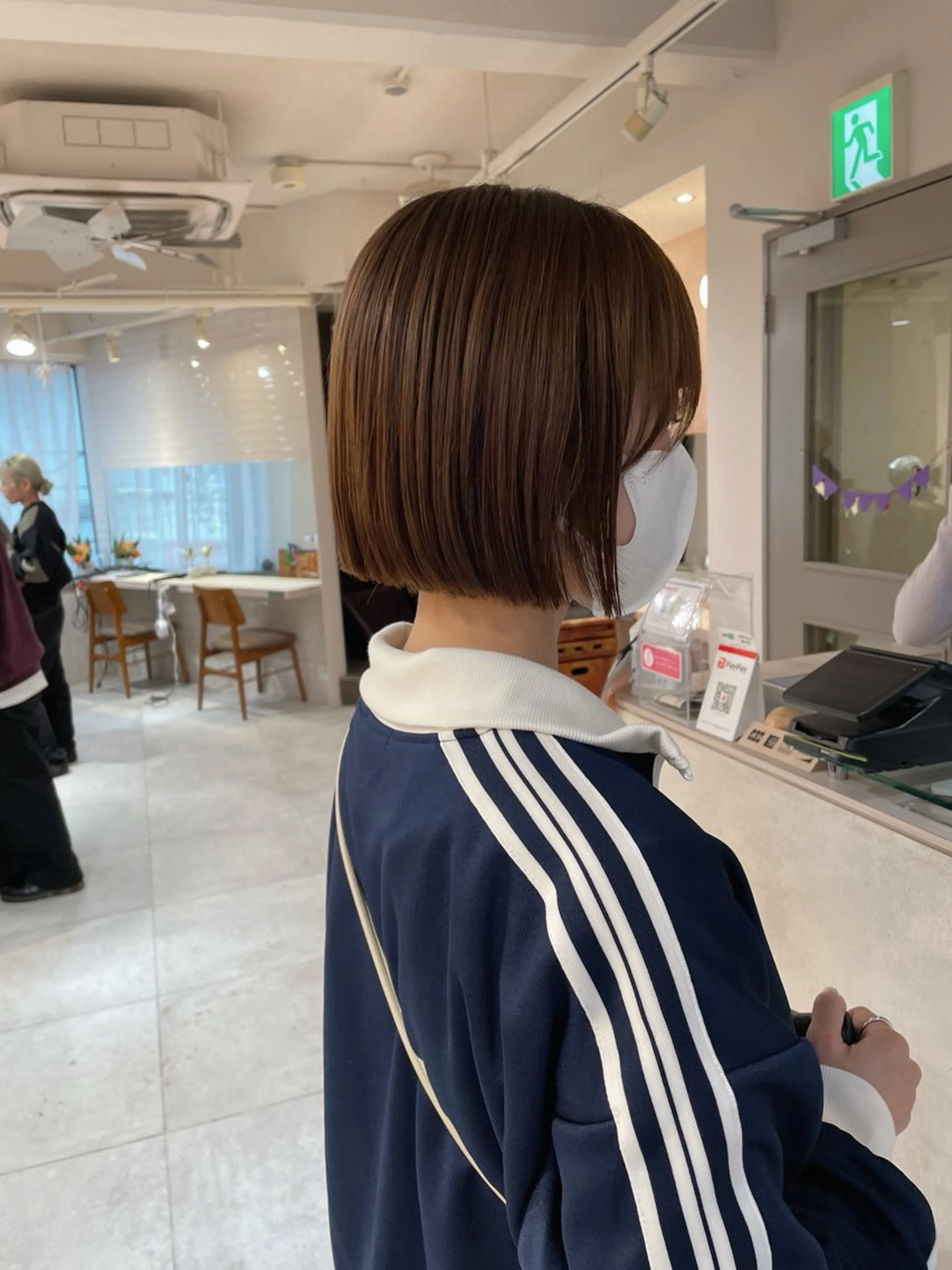 ショート カラー ベージュカラー ボブ カット ヘアカラー トリートメント 切りっぱなしボブ ソノキユウカのヘアスタイル