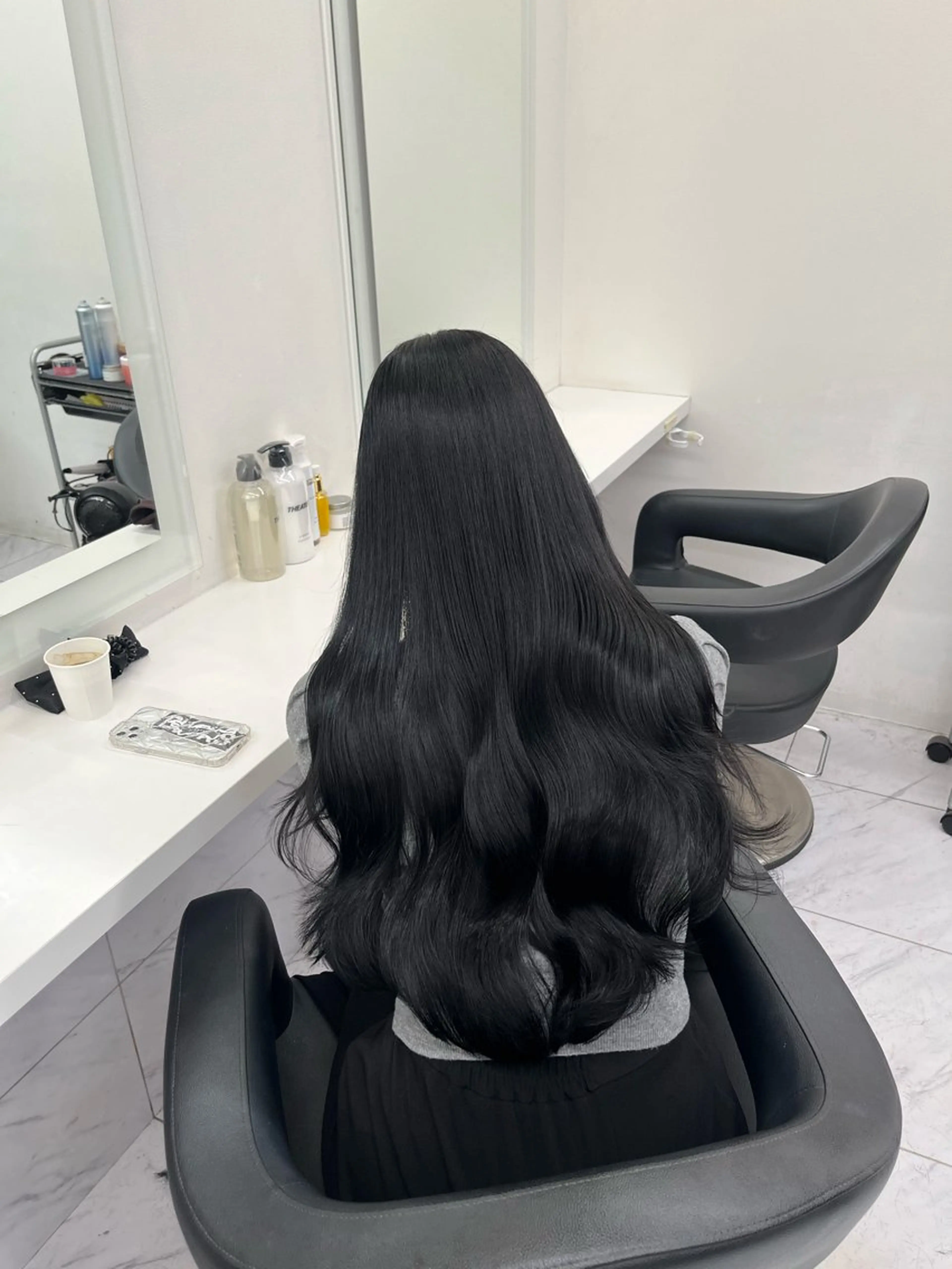 ロング ヘアカラー トリートメント ヘッドスパ ヘアセット 寒色＆ブリーチ特化 寒色MiOのヘアスタイル