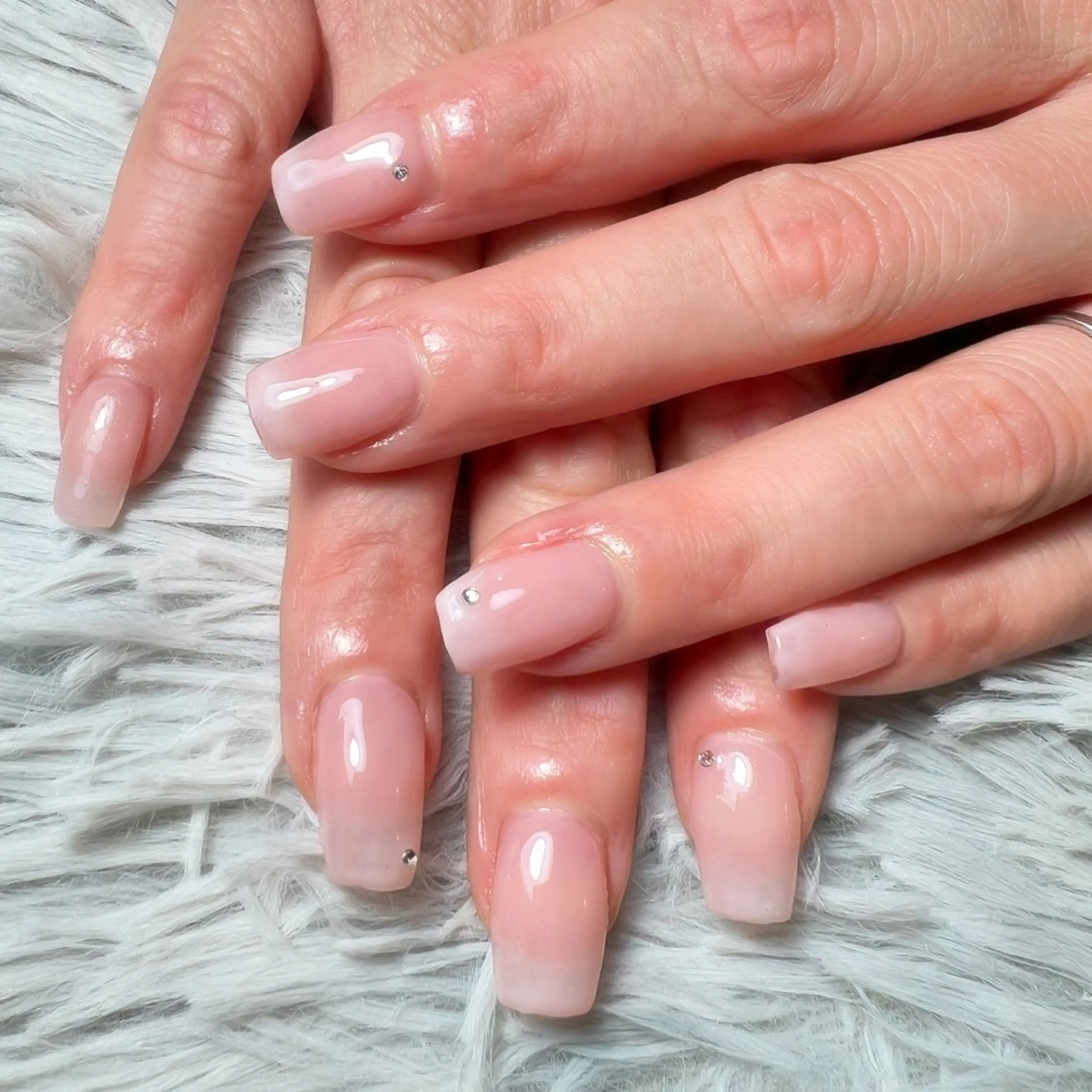 ネイル オフィスネイル スカルプネイル ショートネイル ハンドネイル シェヌネイル JURAのネイルデザイン