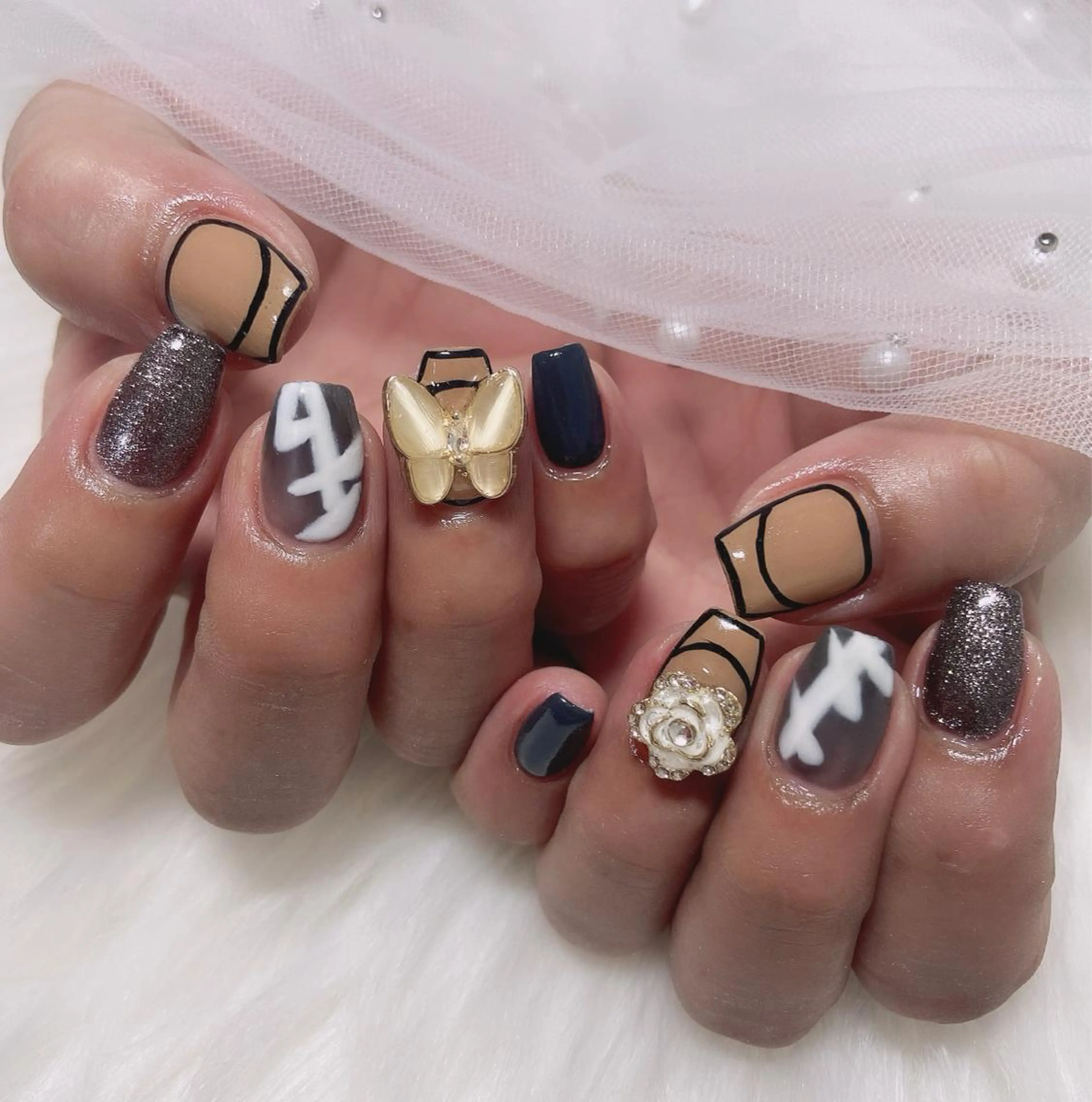 ネイル ハンドネイル ＆ME アンドミーのネイルデザイン