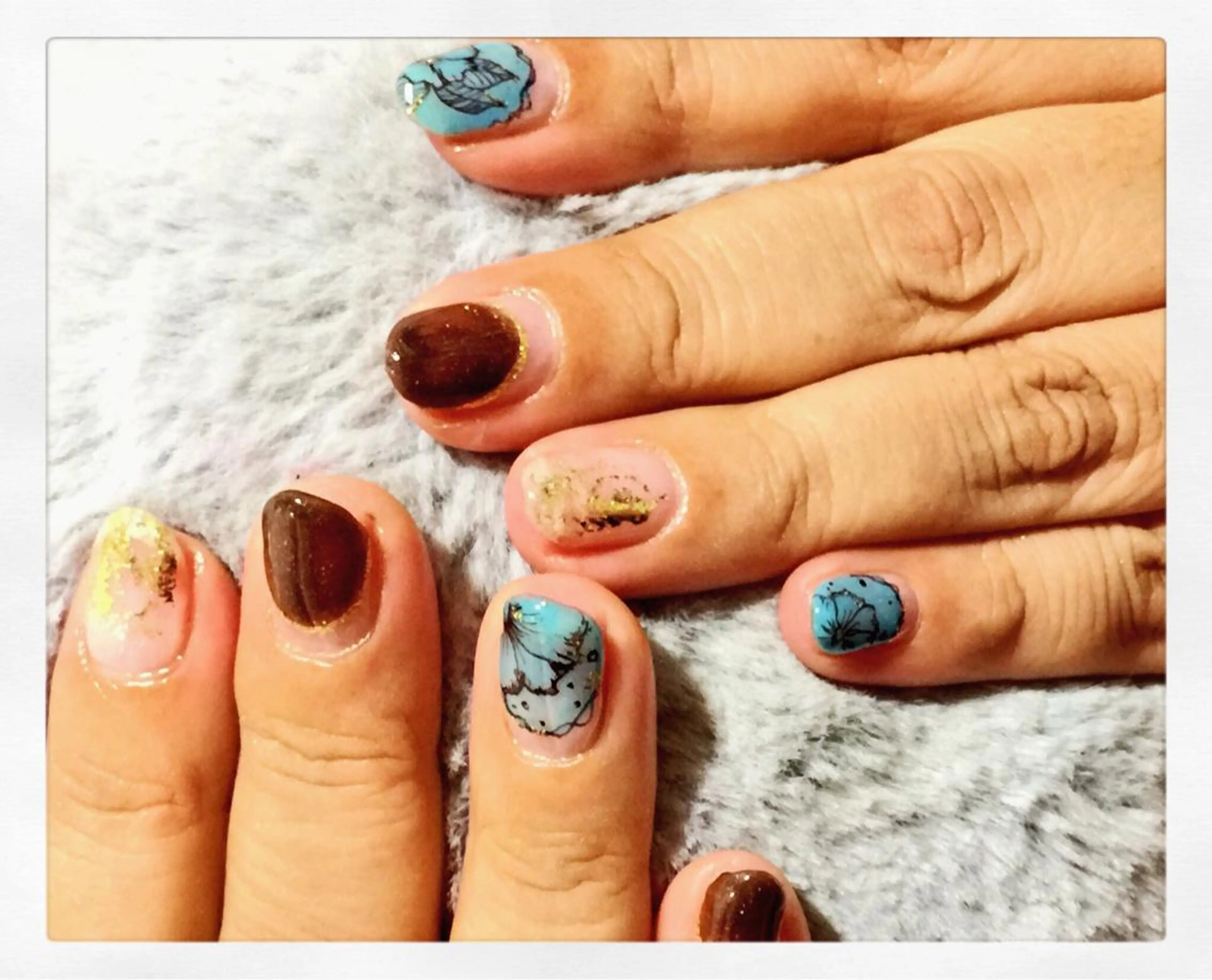 ネイル アートネイル ブルー ブラウン フレンチネイル ラメ(グリッター) フルリール 【プライベートサロンのネイルデザイン