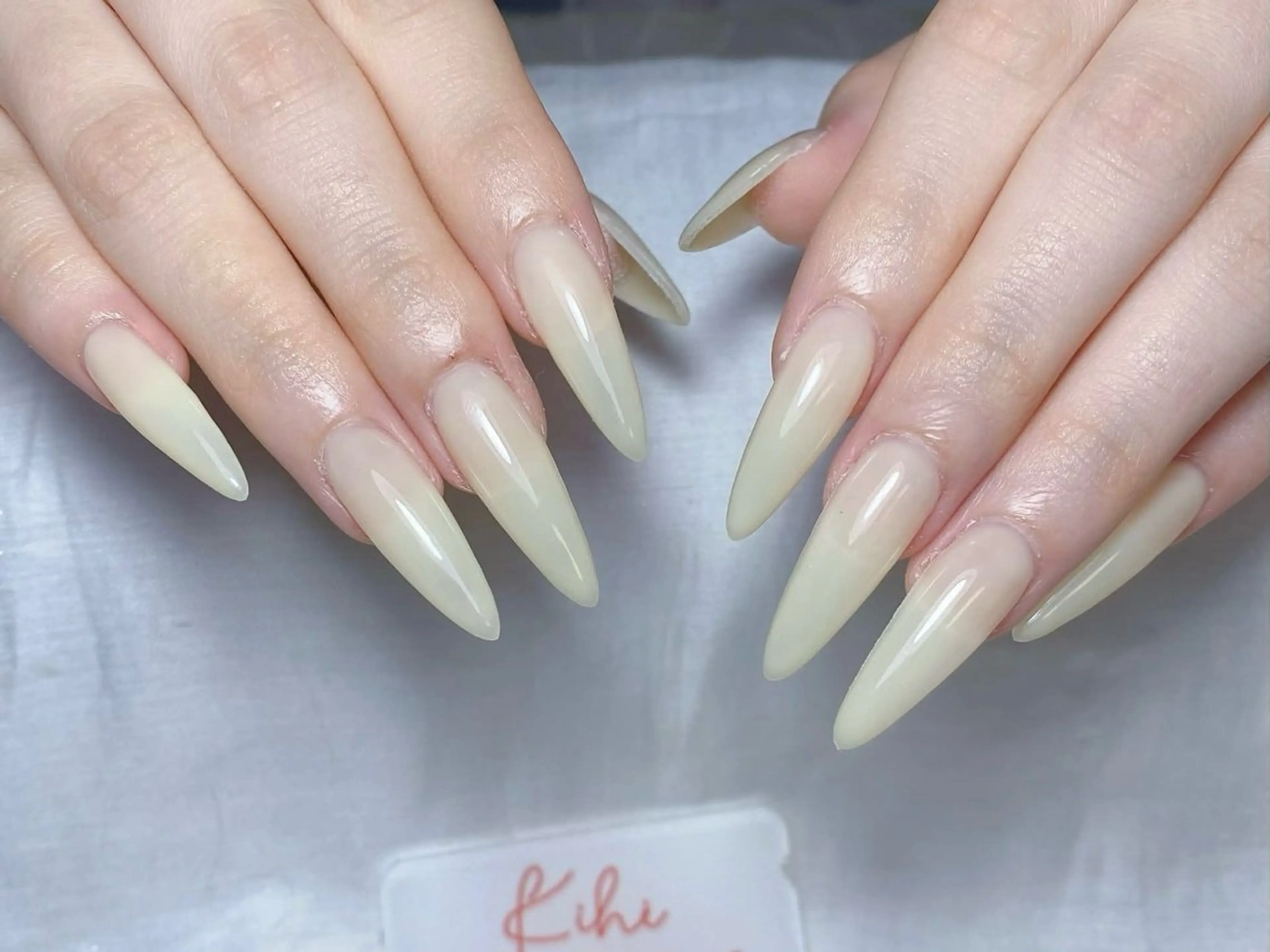 ネイル アートネイル フレンチネイル ジェルネイル グラデーション 韓国ネイル ハンドネイル 💕鈴木ユリ パラジェル/オフ無料のネイルデザイン