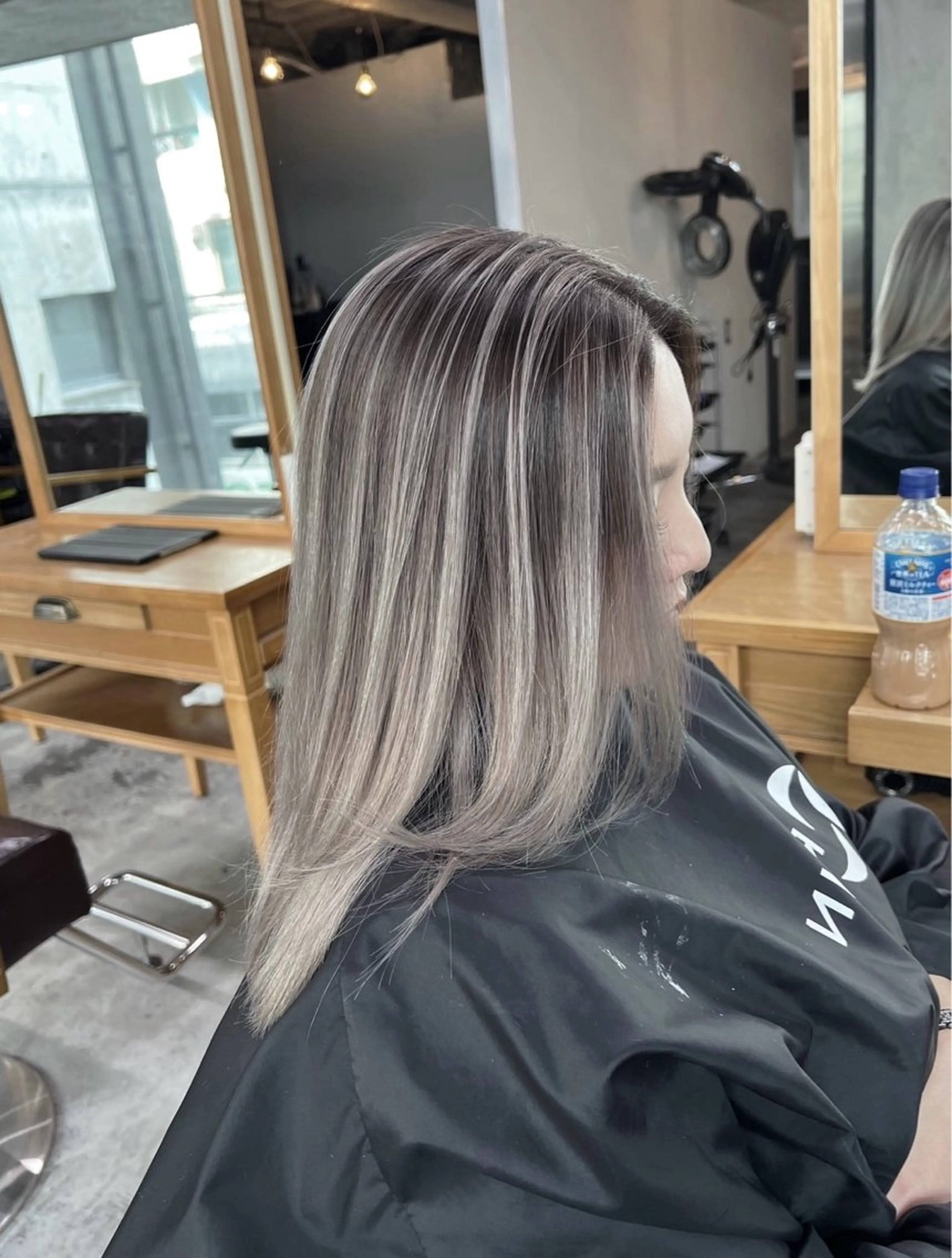 ミディアム カラー バレイヤージュ グレージュ レイヤーカット ヘアカラー トリートメント 指名数No.1 /NAOYAのヘアスタイル