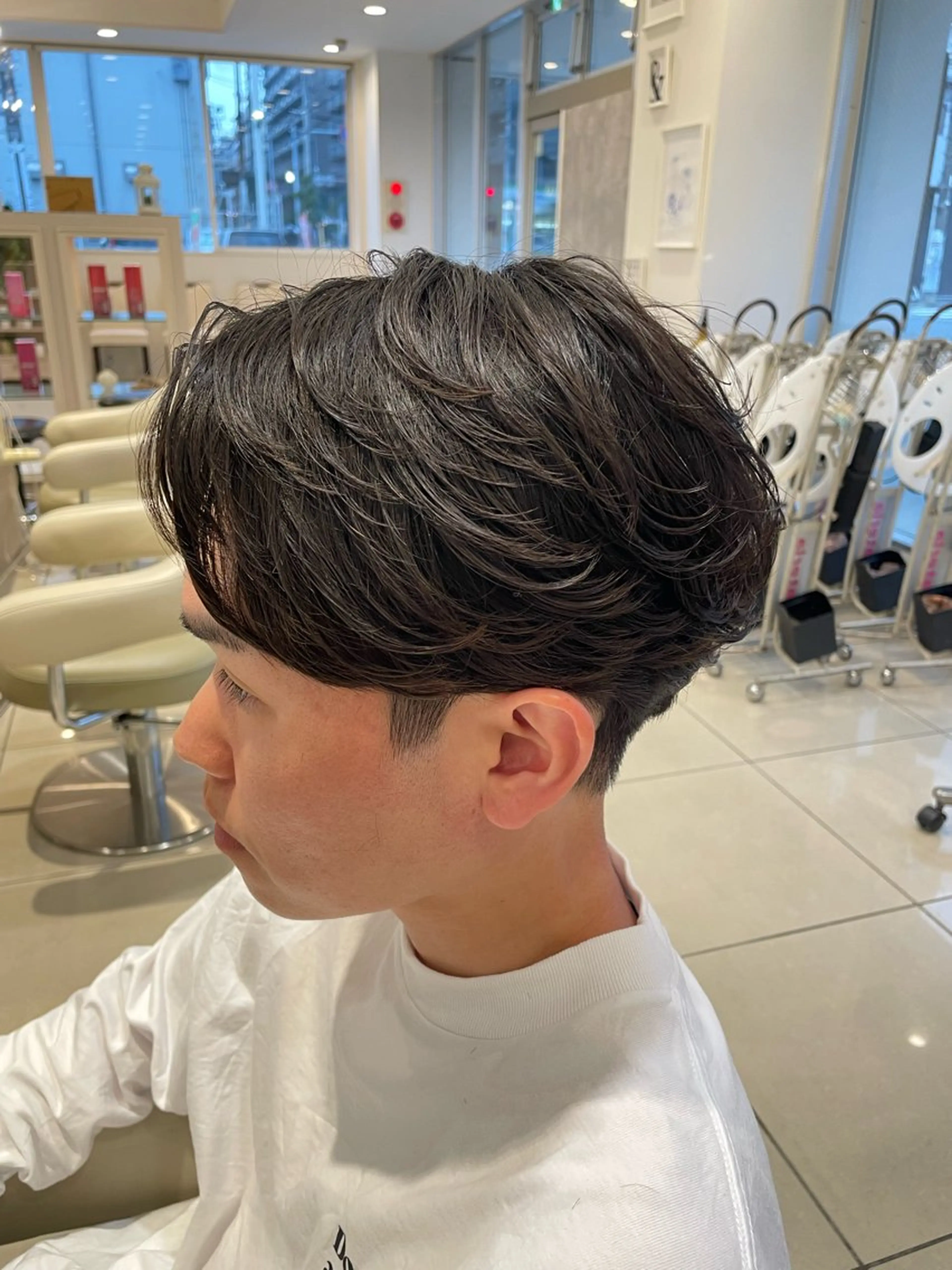 パーマ メンズ フェザーパーマ メンズパーマ カット パーマ 白髪ぼかしデザイン ハイライト/宮本純登のヘアスタイル