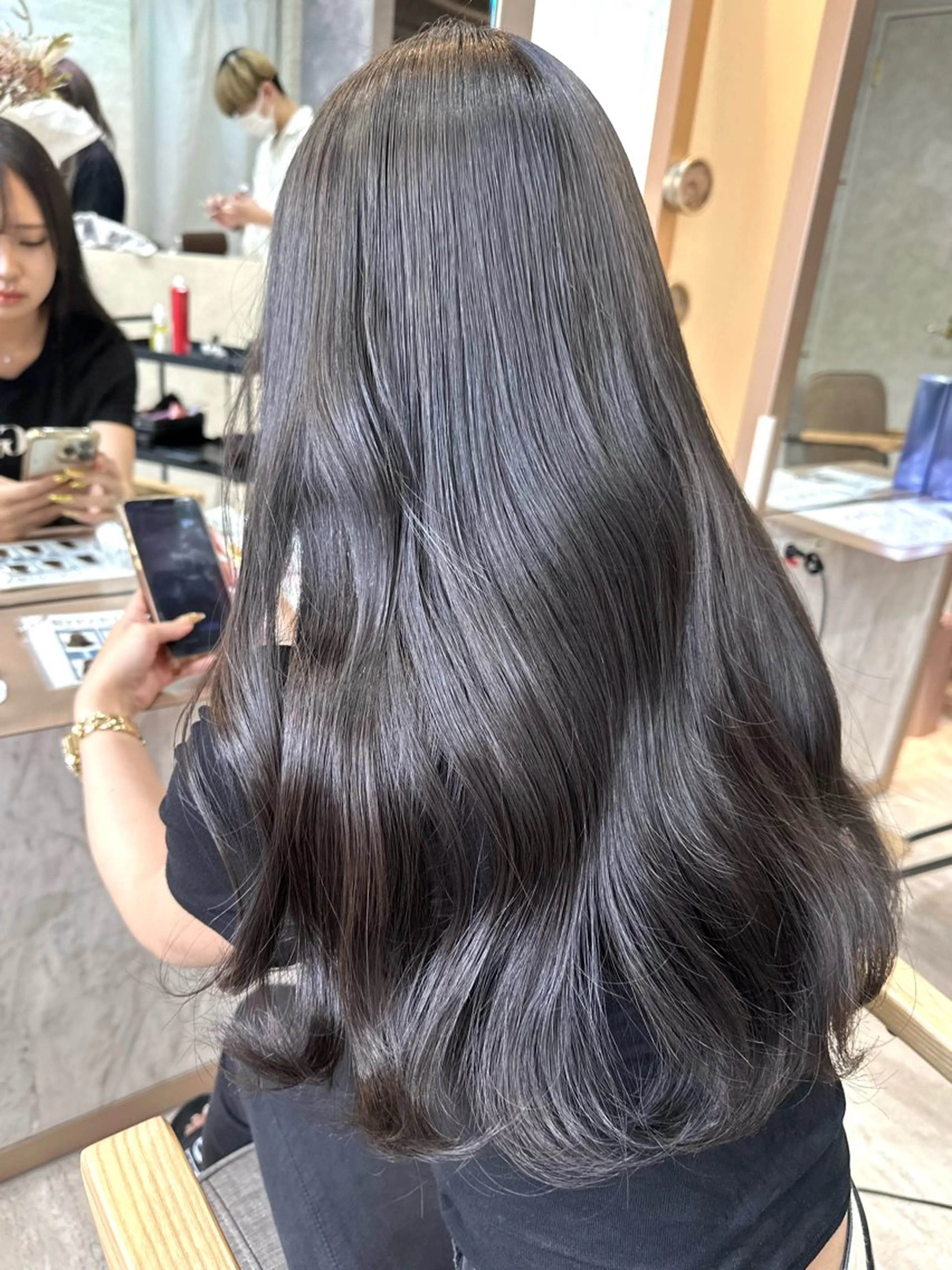 ロング カラー ベージュカラー 黒髪 ブリーチ ブルーカラー ブルーブラック 🦋高瀬寛菜🦋 韓国/ブリーチのヘアスタイル