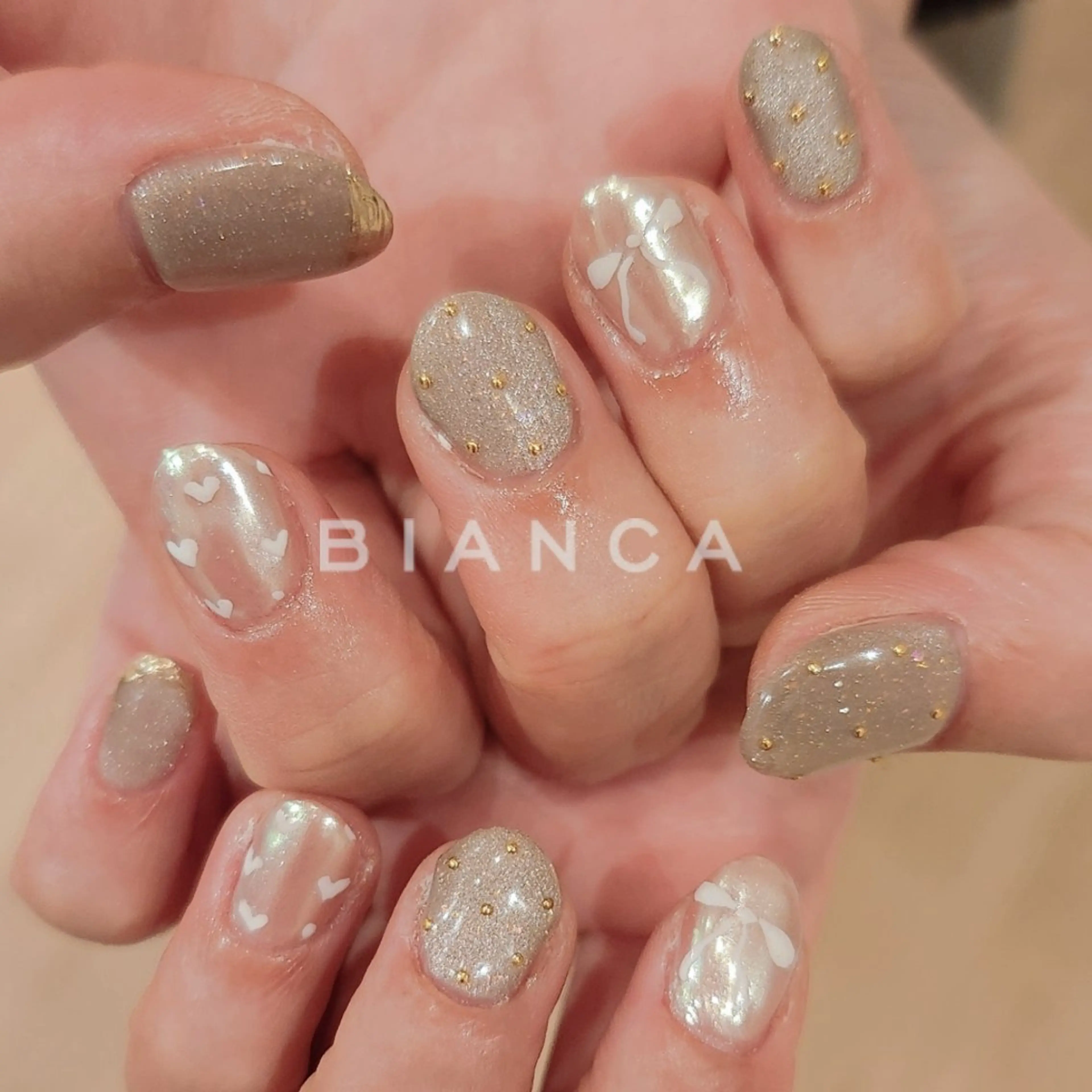 ネイル アートネイル キラキラネイル マグネットネイル ワンホンネイル ハンドネイル Bianca名駅店 あゆのネイルデザイン