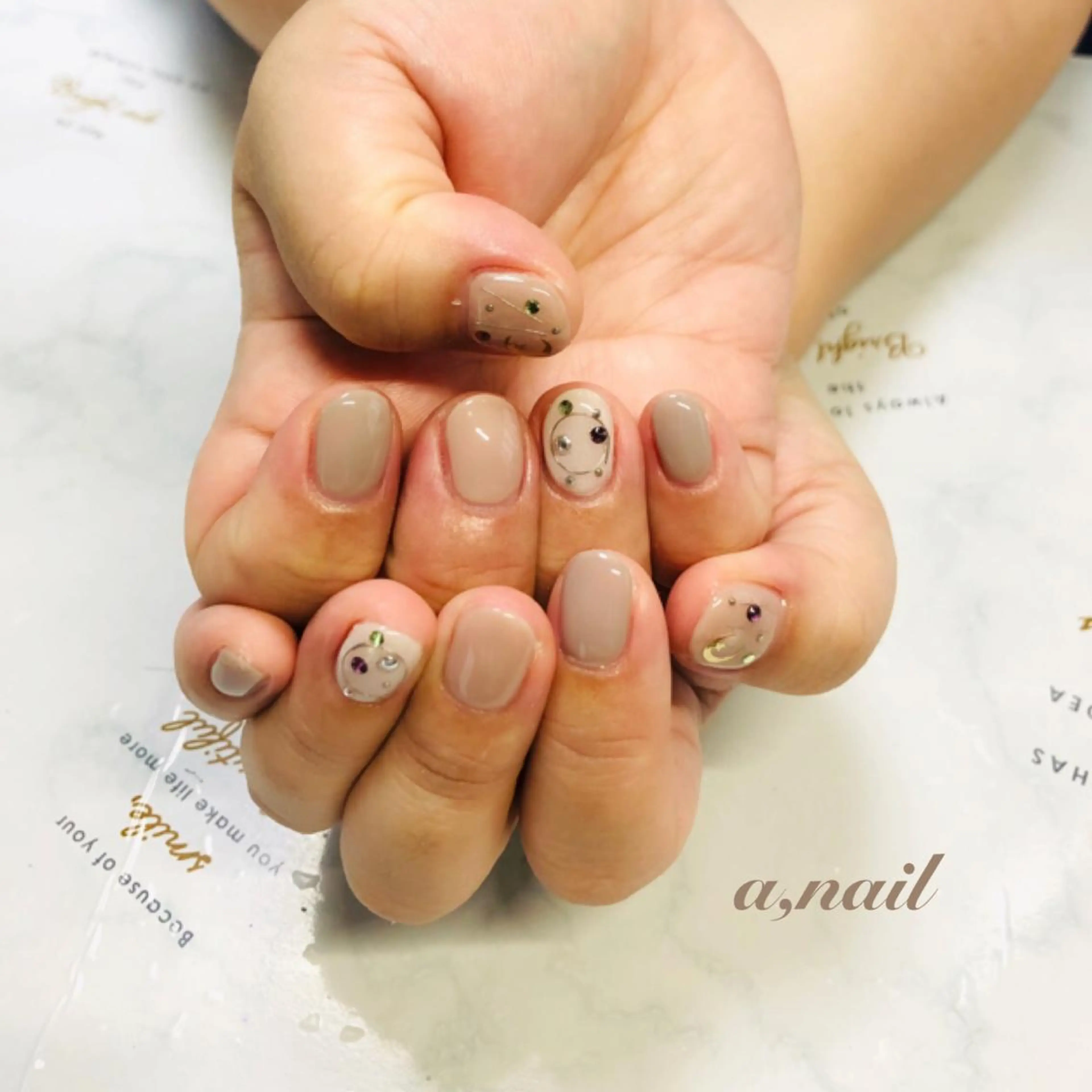 ネイル フットネイル ジェルネイル グラデーション ラメ(グリッター) ラメグラデーション ハンドネイル ネイルサロン エーネイルのネイルデザイン