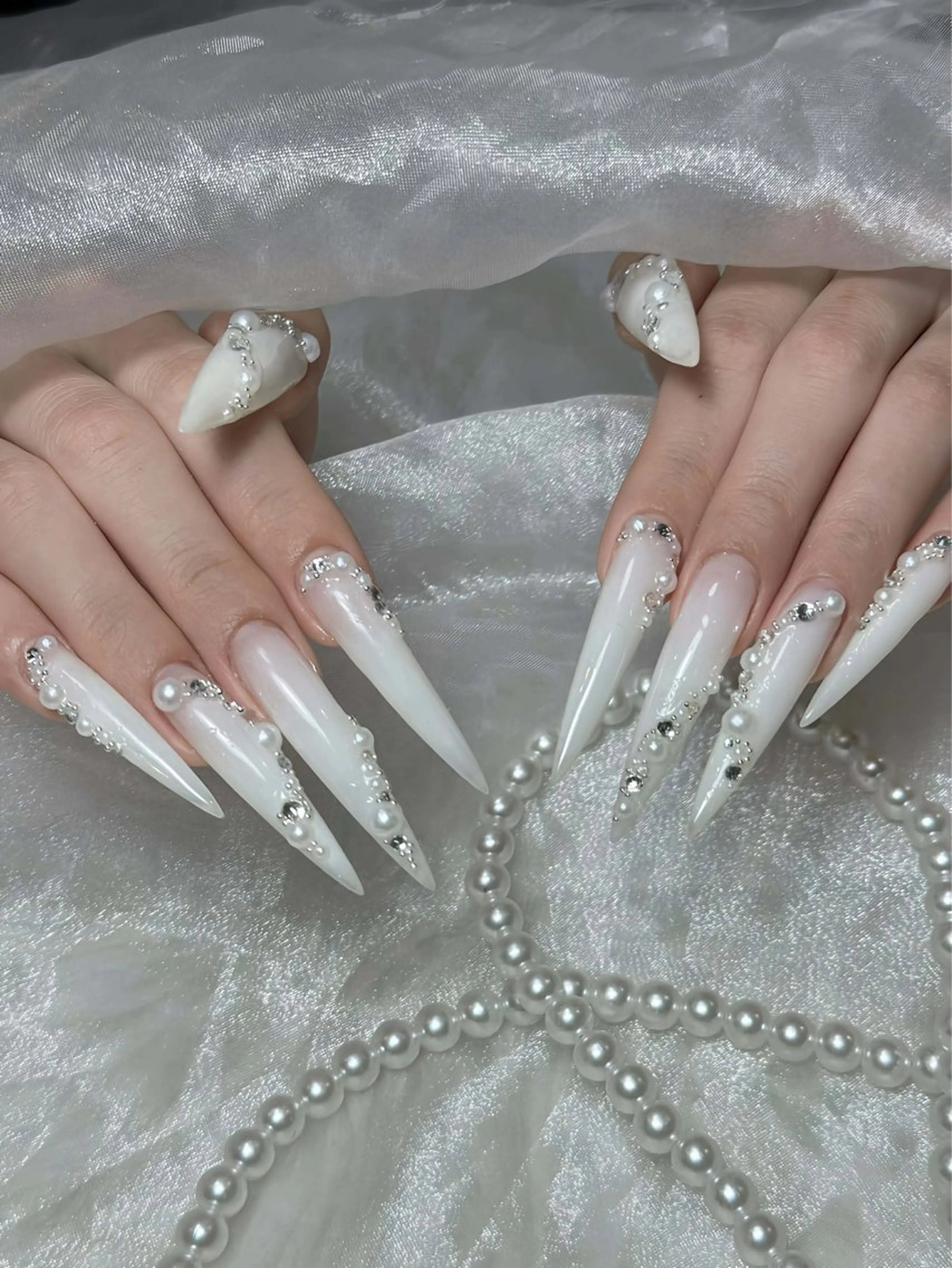 ハンドネイル ハンドケア Eli Nails 新宿のネイルデザイン