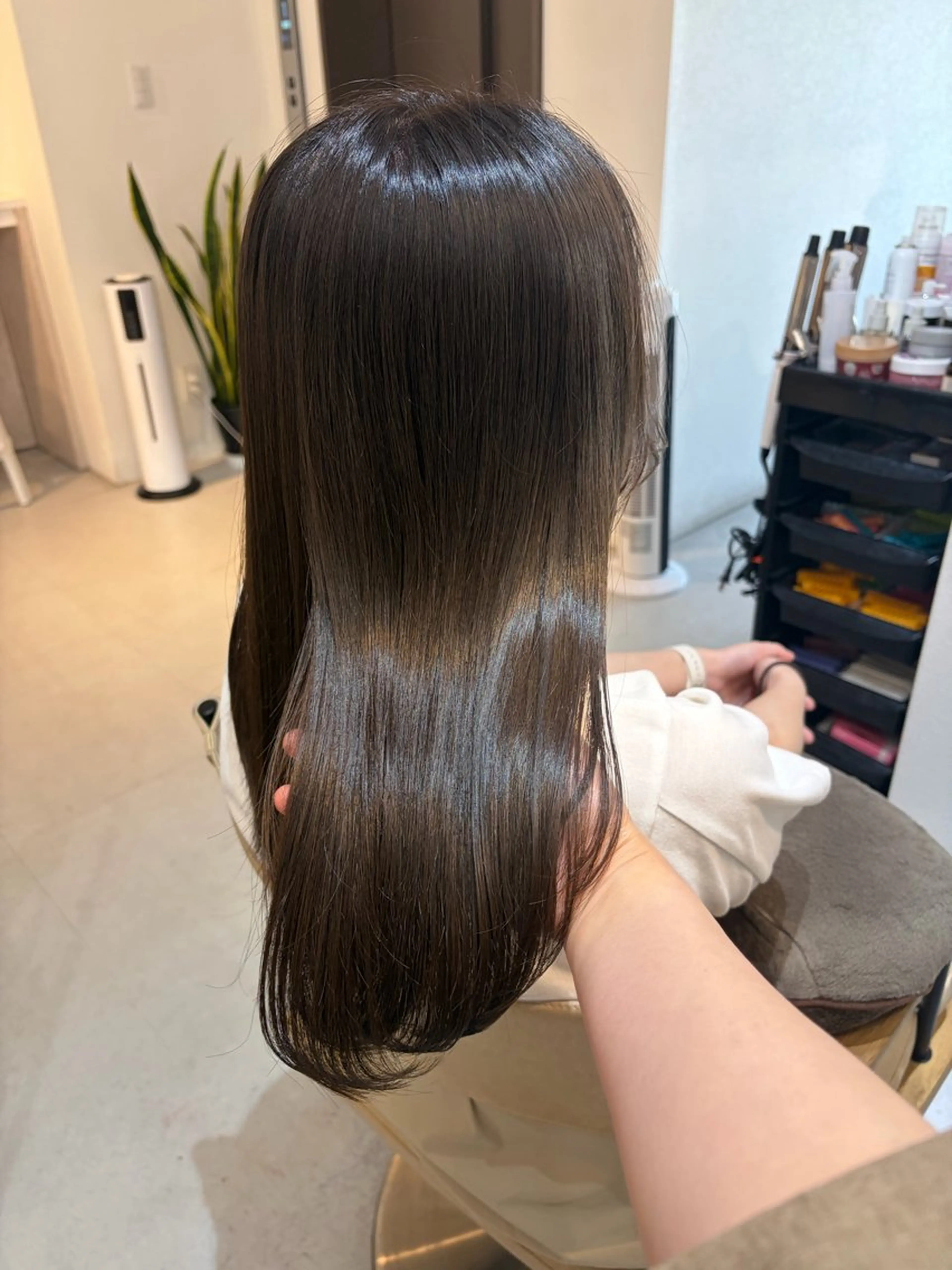 セミロング カット ヘアカラー トリートメント ✨色持ちの良い艶 カラー✨蟹江真世のヘアスタイル