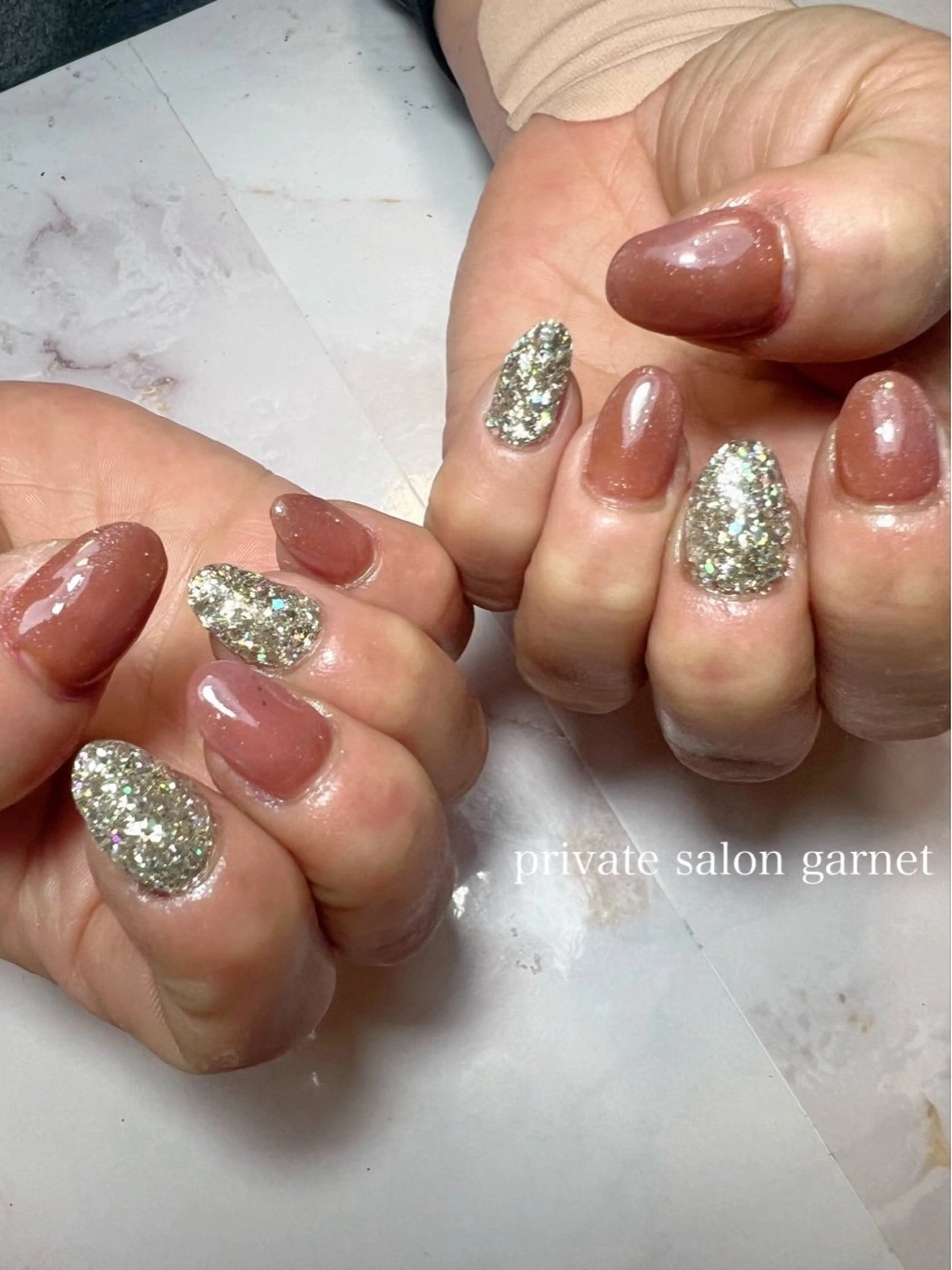 ネイル ブラウン ラメ(グリッター) ハンドネイル Garnet nailのネイルデザイン