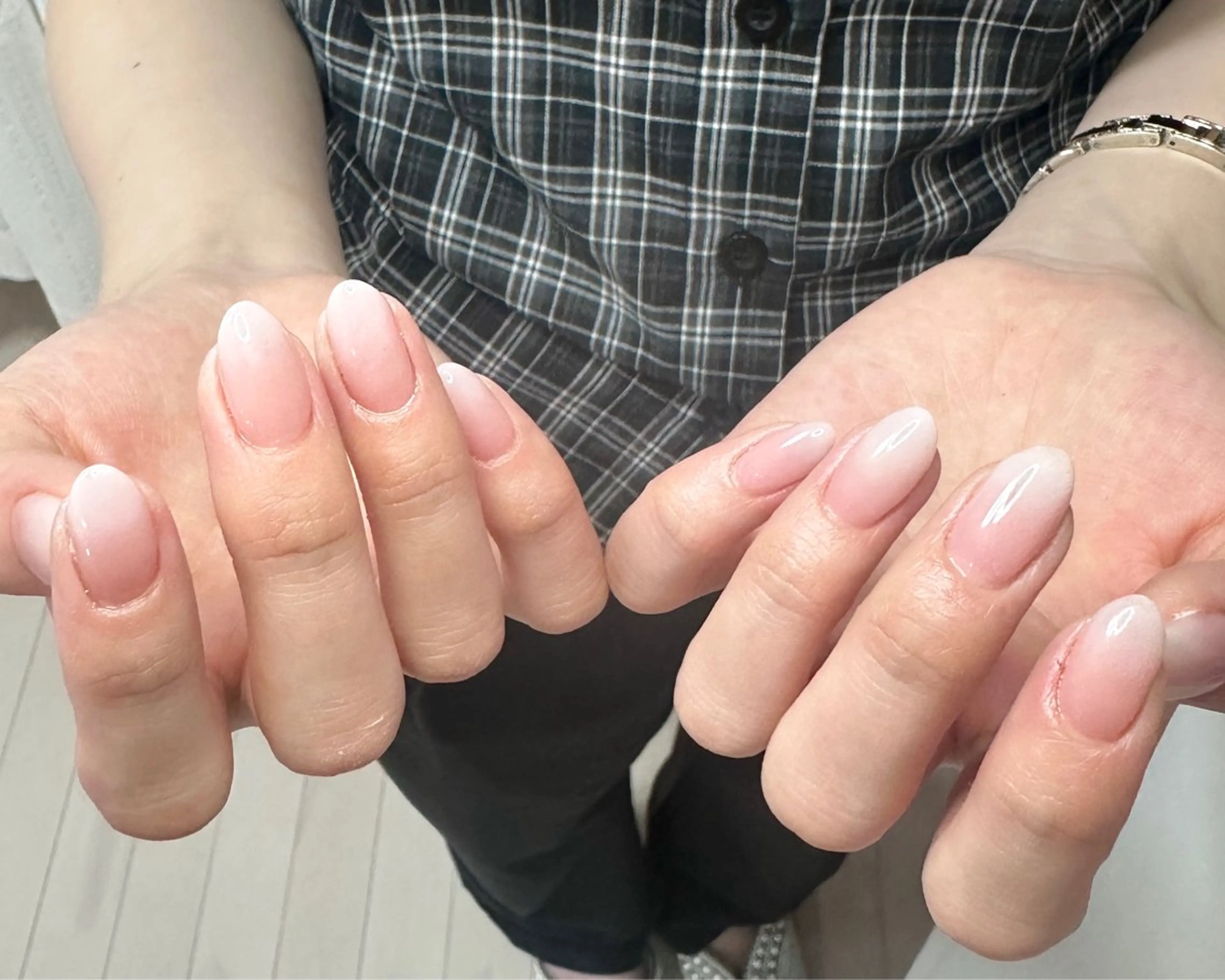 ネイル アートネイル オーロラネイル チークネイル フレンチネイル ガラスフレンチ 🎀YooLi Nail salonのネイルデザイン