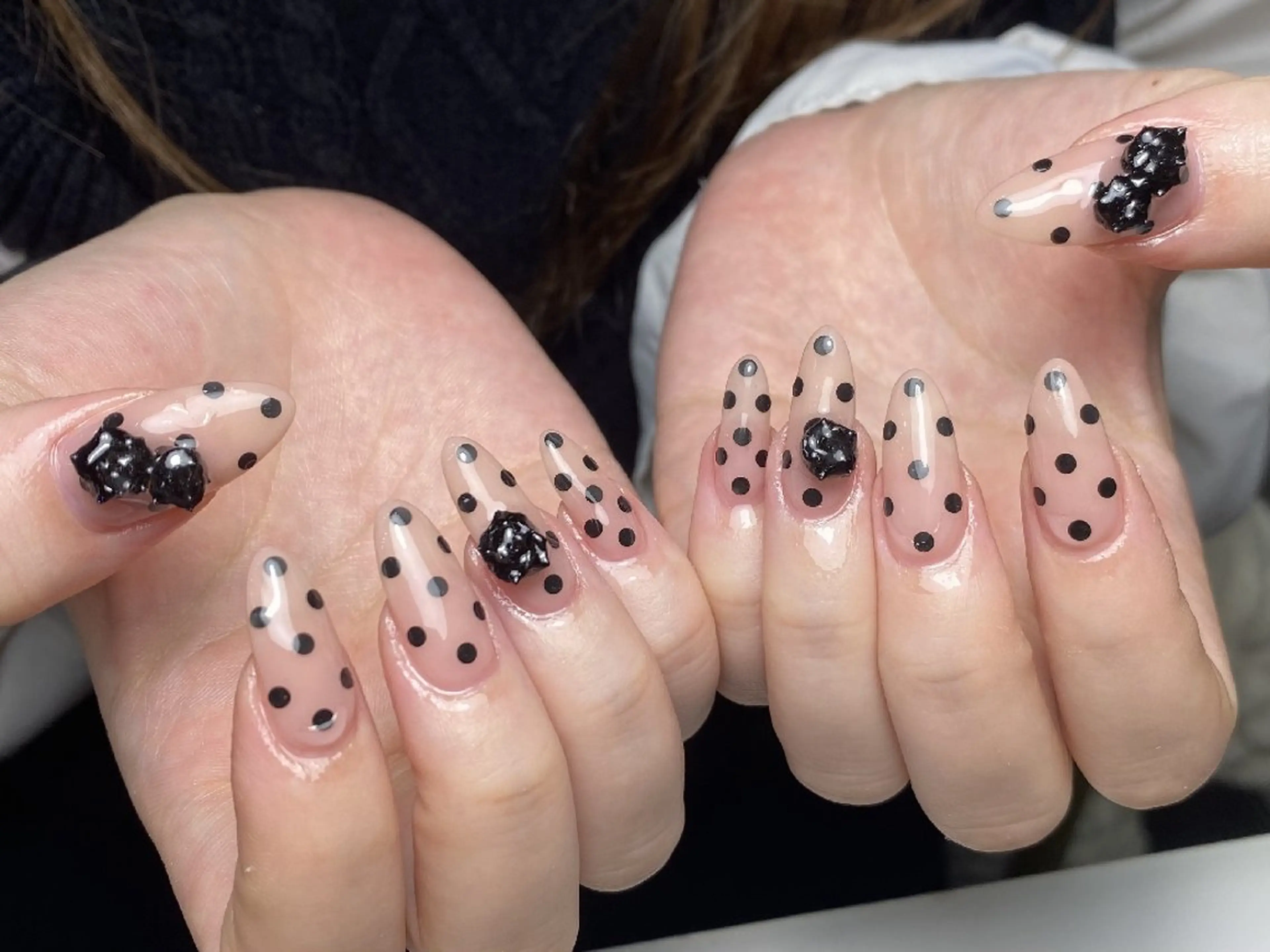 ネイル チークネイル フレンチネイル ジェルネイル ガーリー キラキラネイル ハンドネイル UM Nail Salonのネイルデザイン