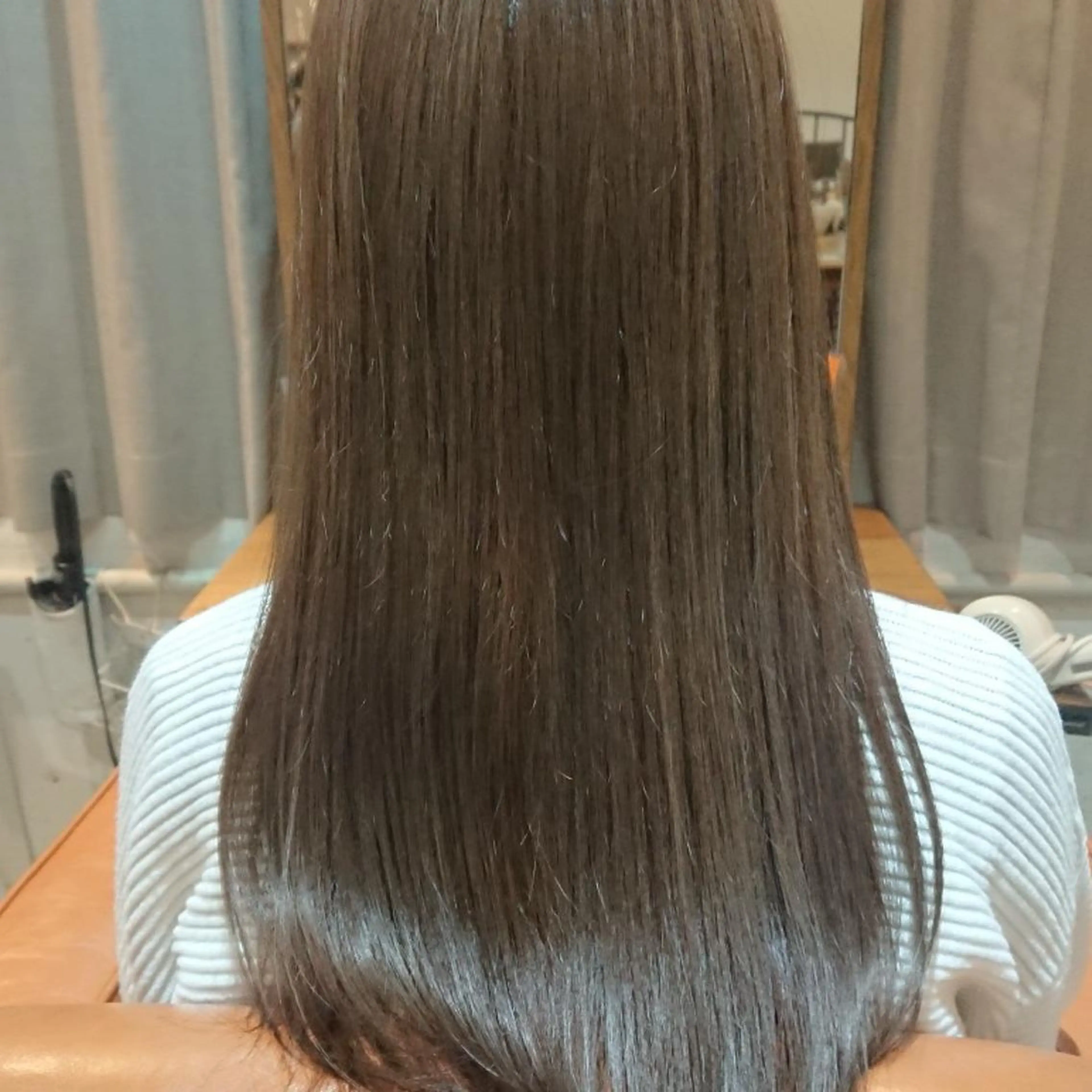 セミロング カラー 田邉 俊和のヘアスタイル