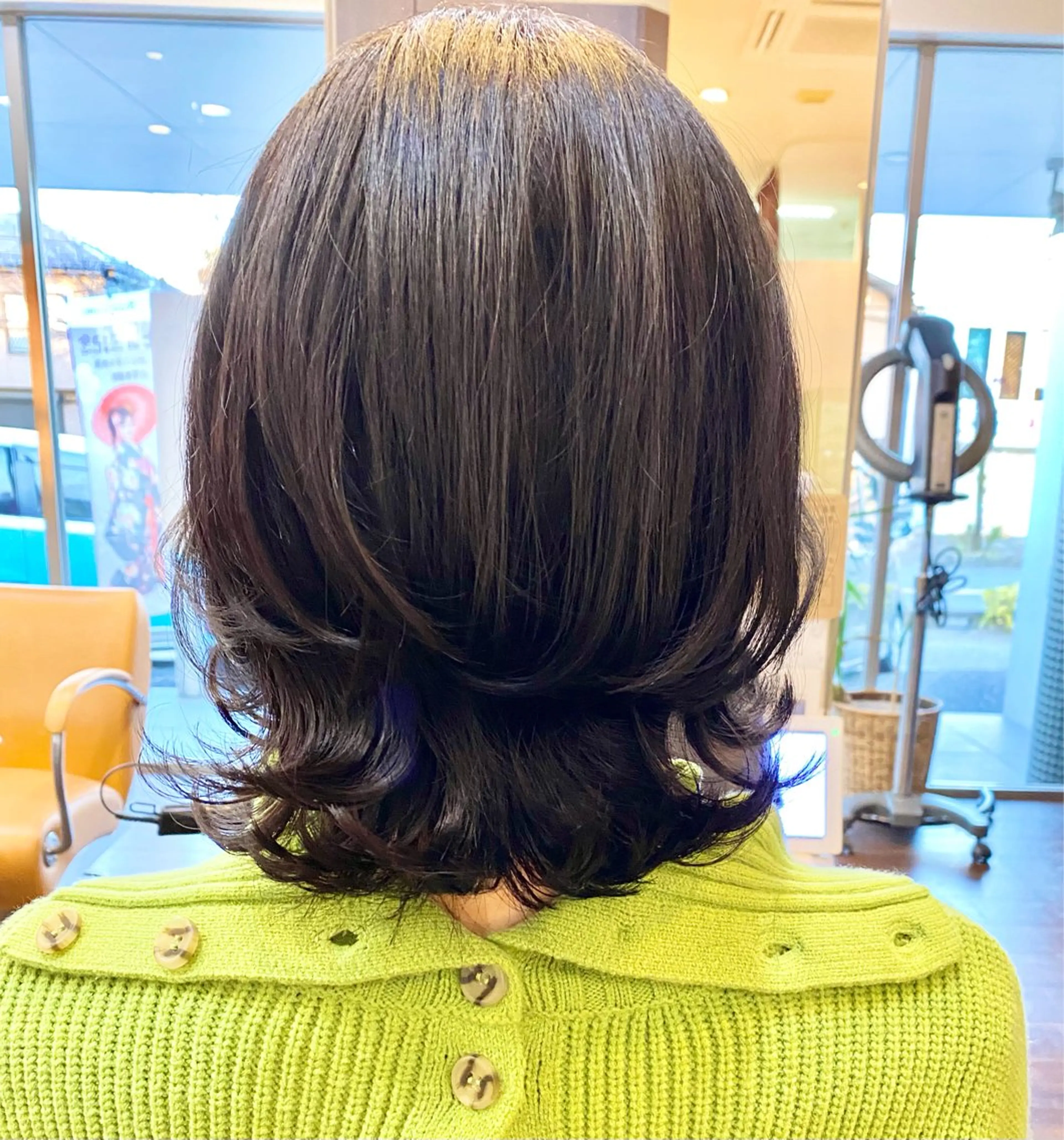 ミディアム 鈴木 千恵子のヘアスタイル