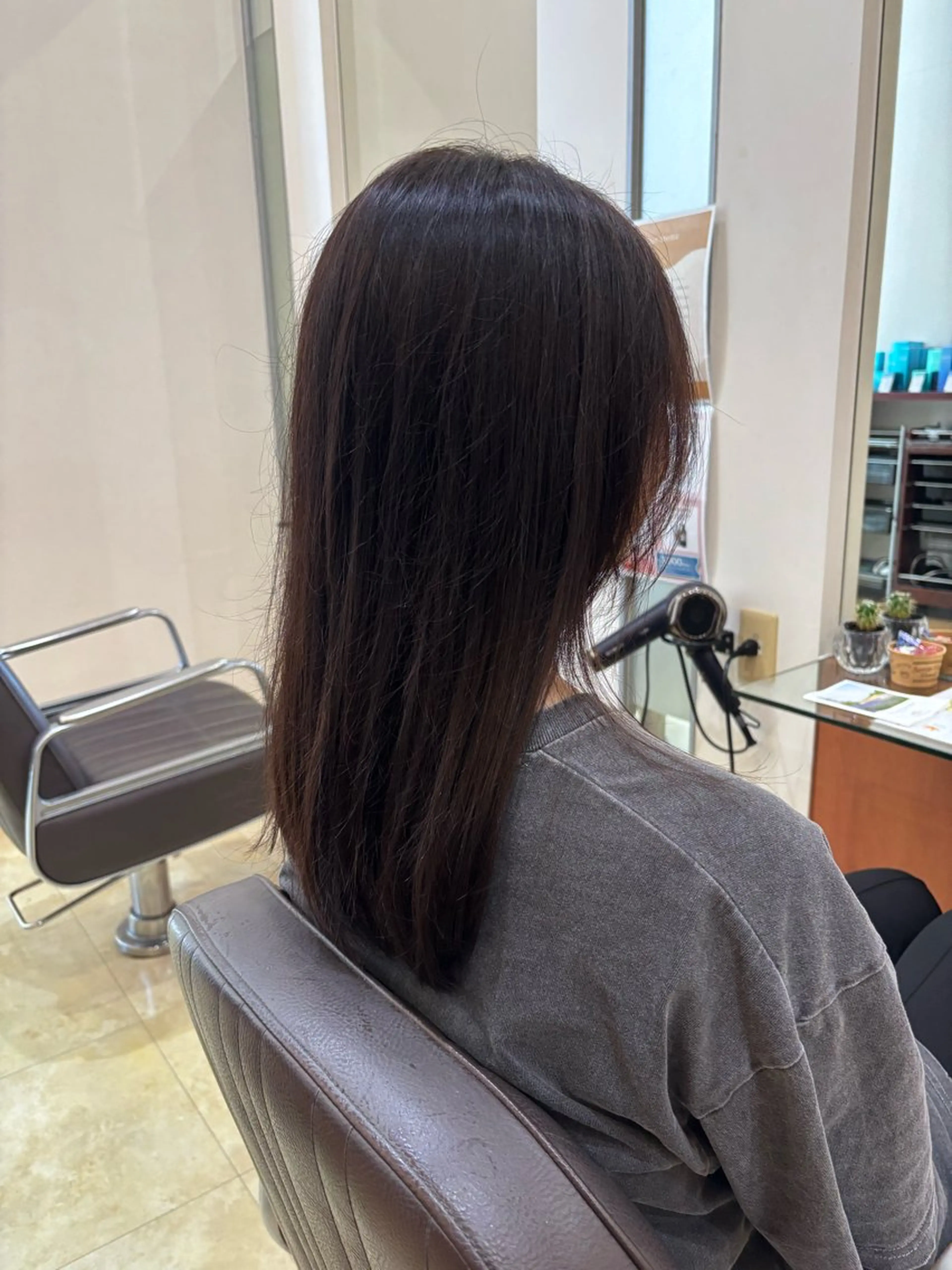カラー 尾崎 優花のヘアスタイル