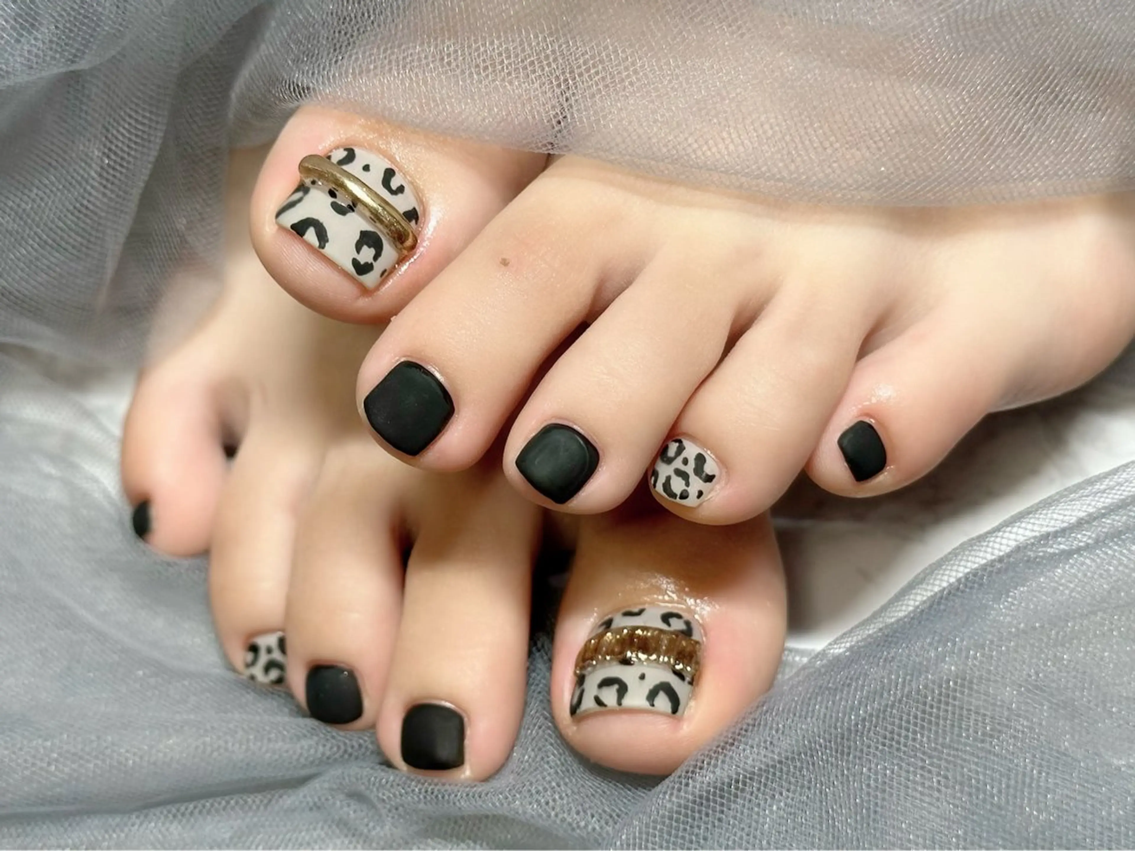 ネイル アニマル柄 マットネイル フットネイル Nail Salon KURELLYのネイルデザイン