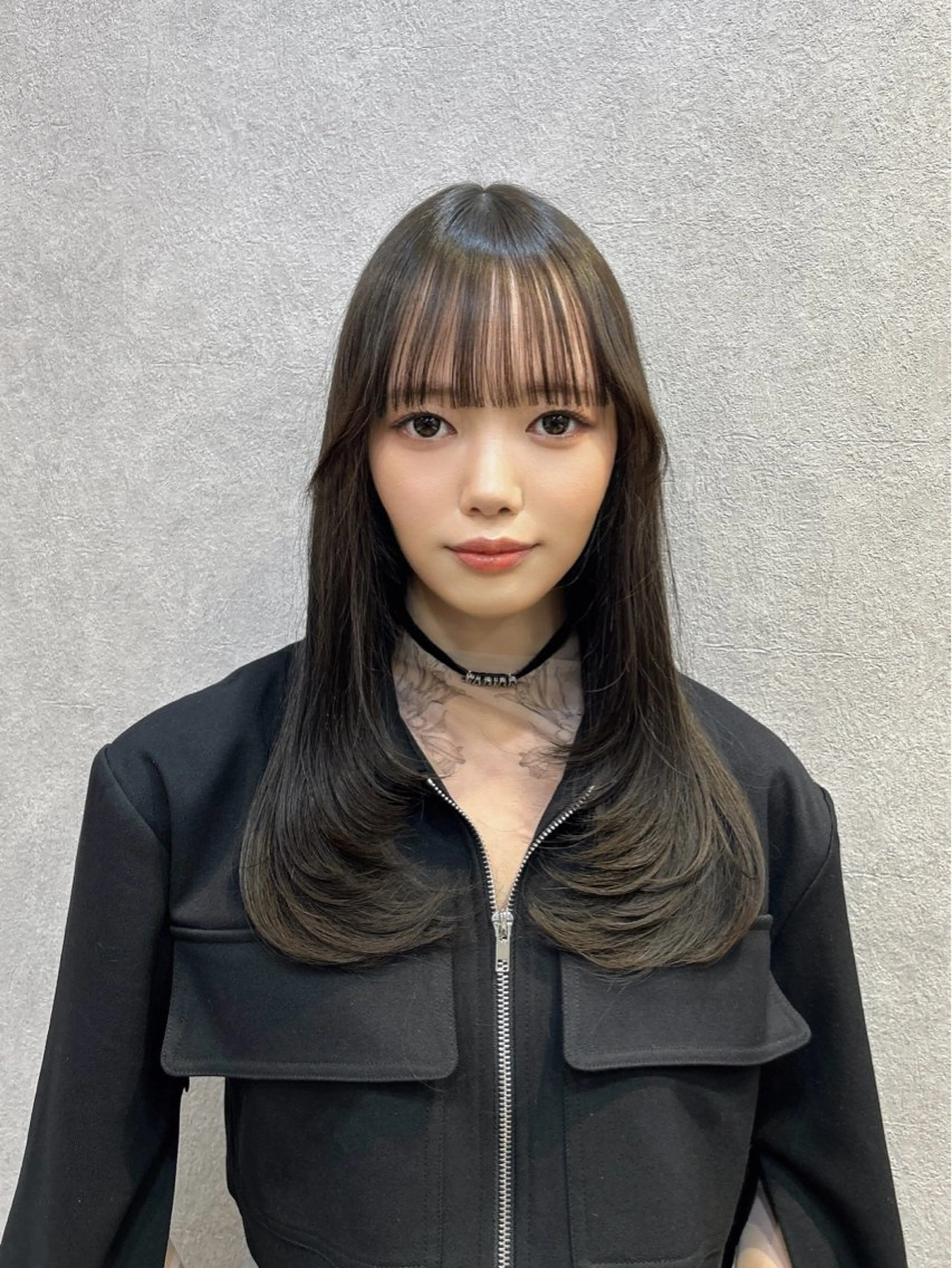 ロング カラー ヘアアレンジ 透明感カラー グレージュ レイヤーカット 🩷韓国ヘア/ヨシン モリ🩷Maikaのヘアスタイル