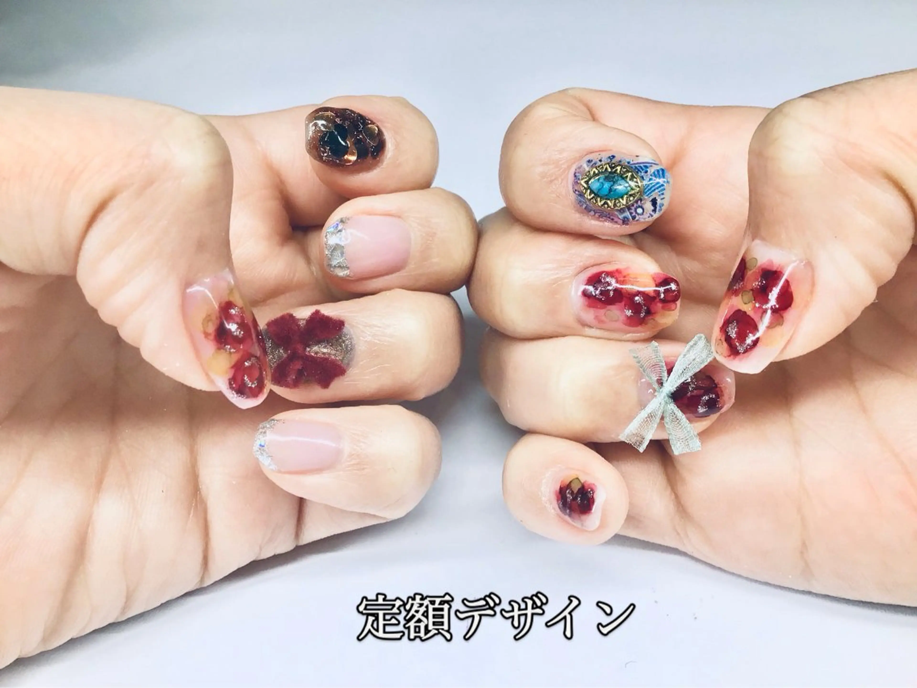 ネイル アートネイル ガーリー オフィスネイル ショートネイル ハンドネイル Roger 舞のネイルデザイン