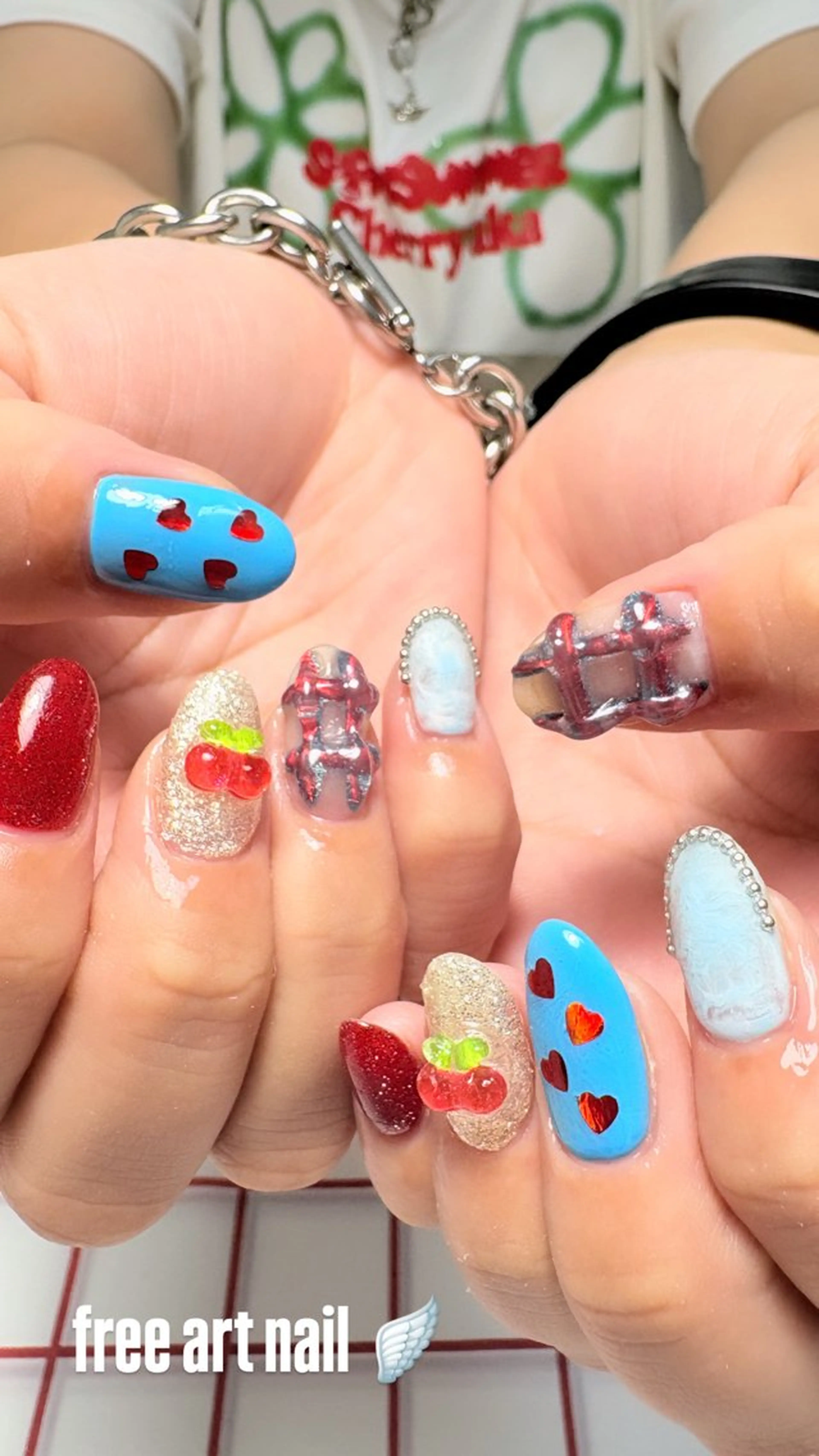 ネイル ハンドネイル she saw me / shokoのネイルデザイン