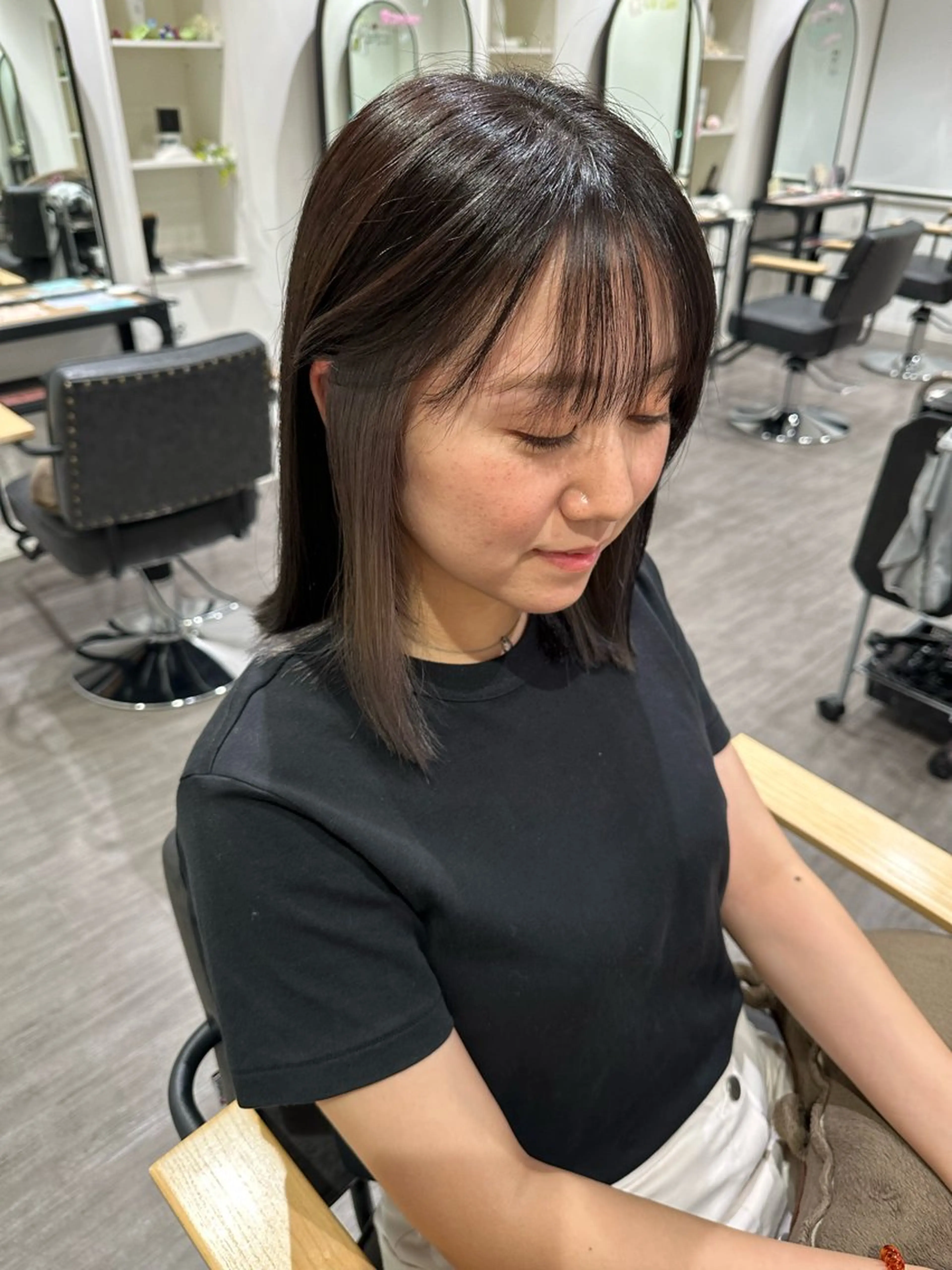 ミディアム カラー グレージュ ヘアカラー トリートメント 艶髪レイヤー上田 紗也🇰🇷💗のヘアスタイル