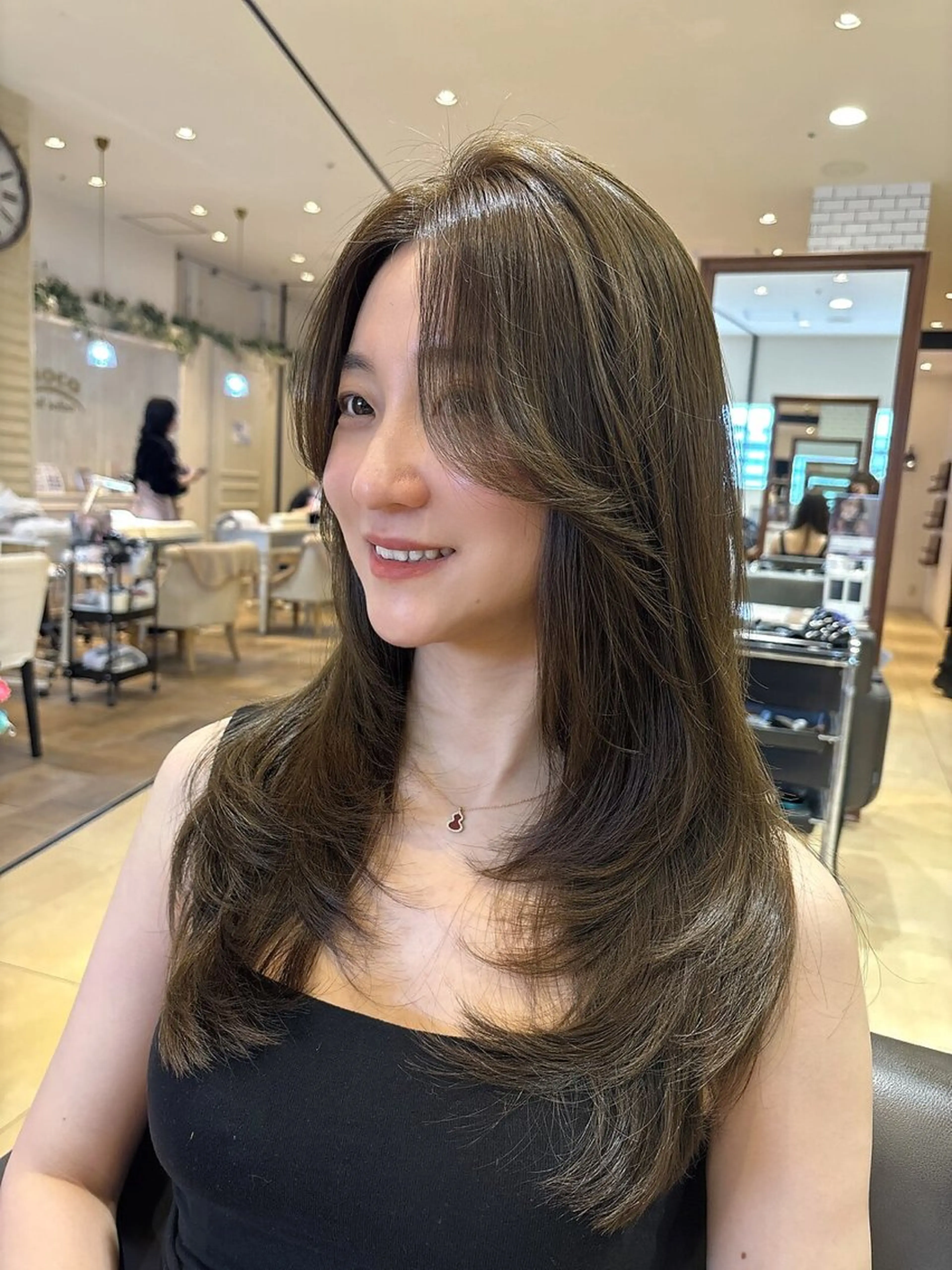 ミディアム カット トリートメント Maison髪質改善 レイヤー/三宮のヘアスタイル