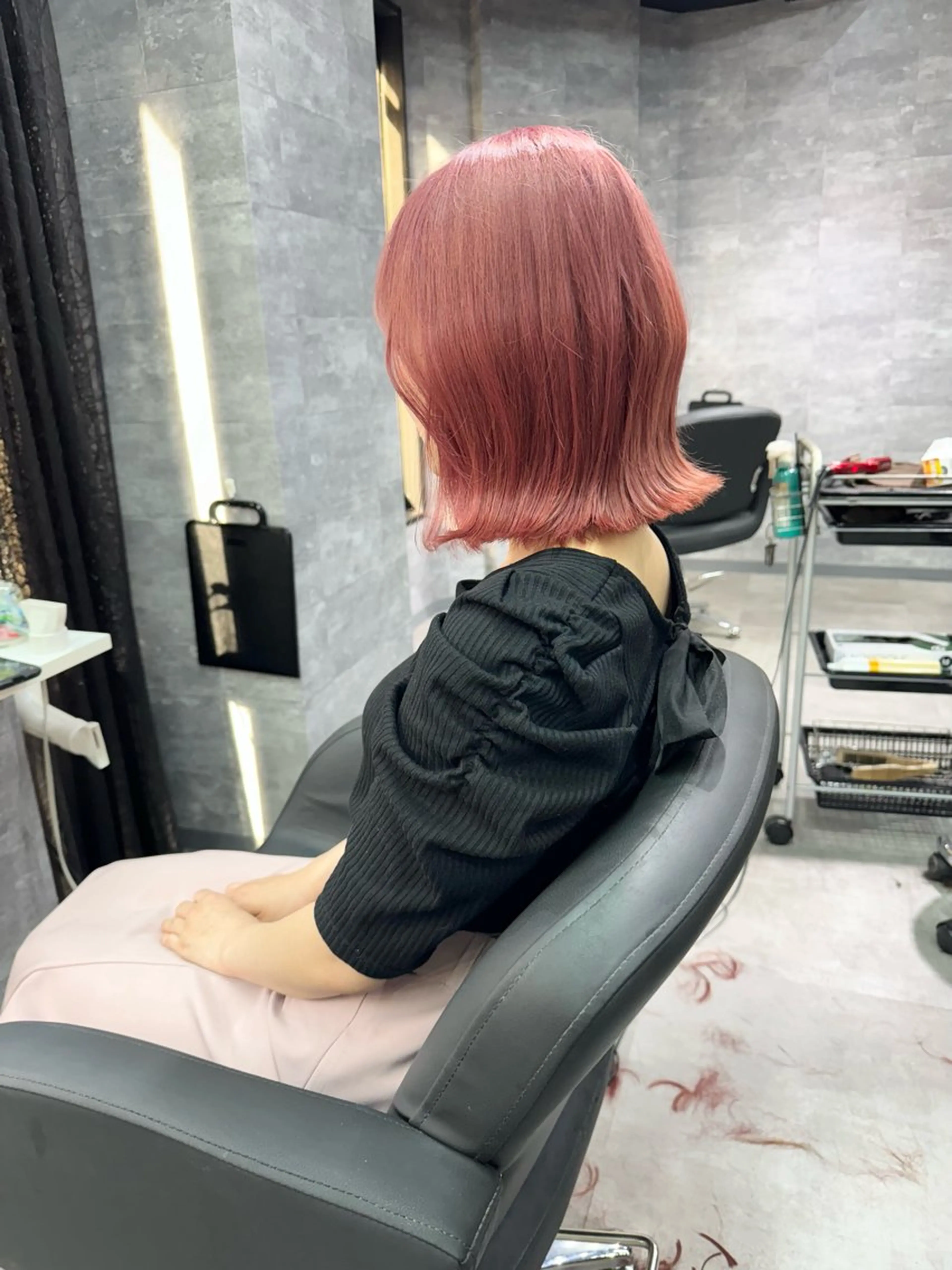 ミディアム カラー カット ヘアカラー トリートメント RAISE by_WHITEのヘアスタイル