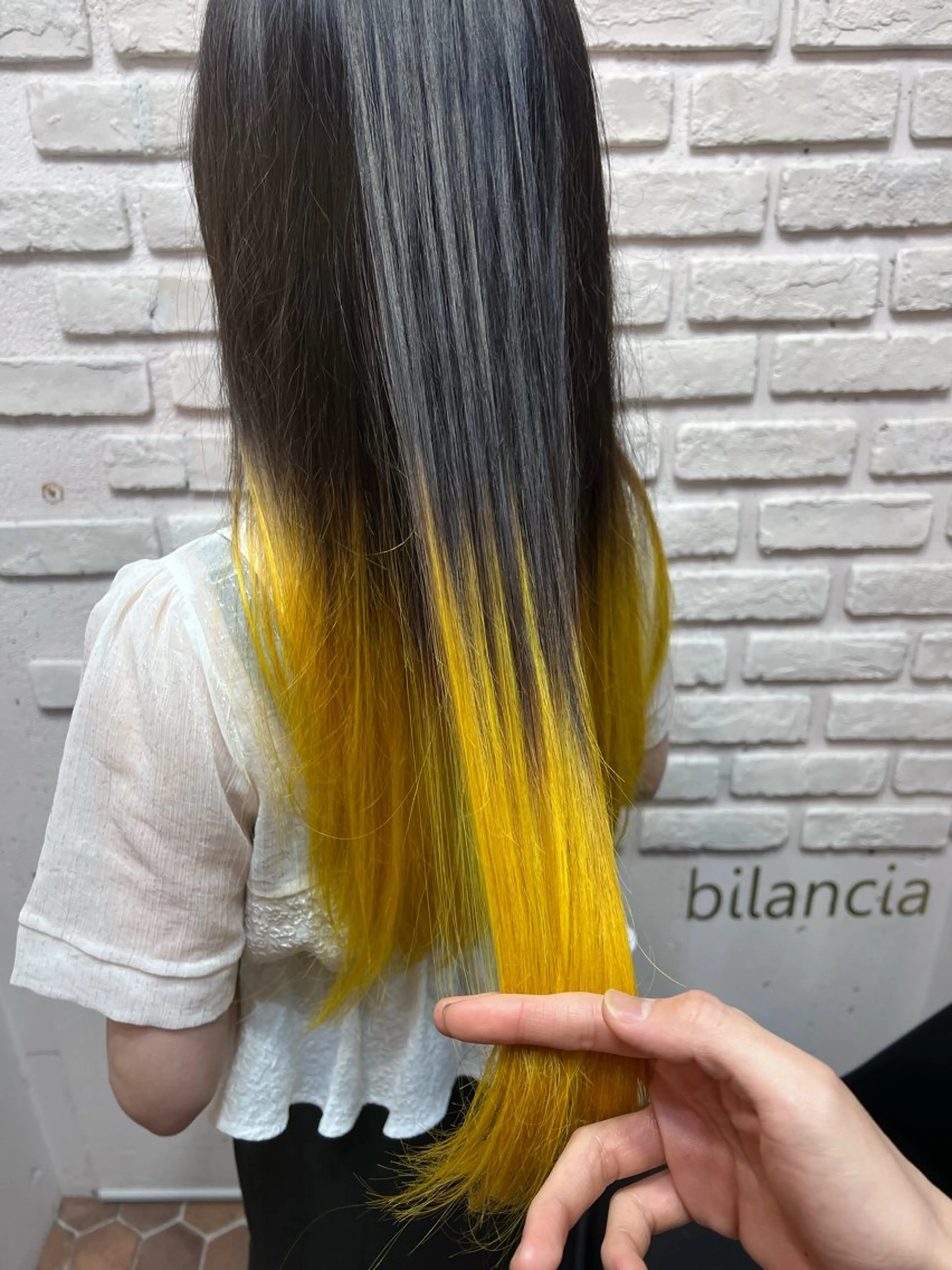 ロング イエローカラー ショートカット 船木🫡のヘアスタイル