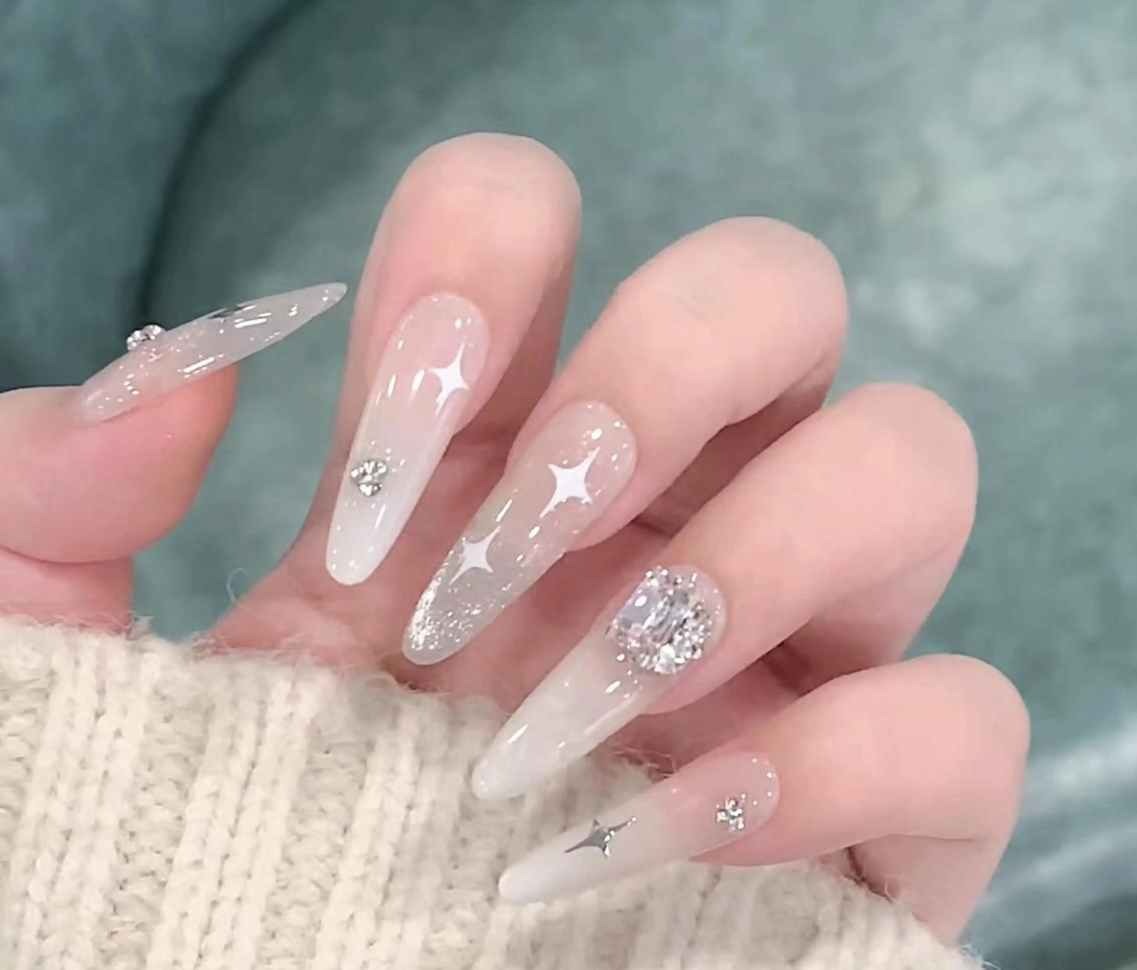 ネイル AB マツエクネイルサロンのネイルデザイン