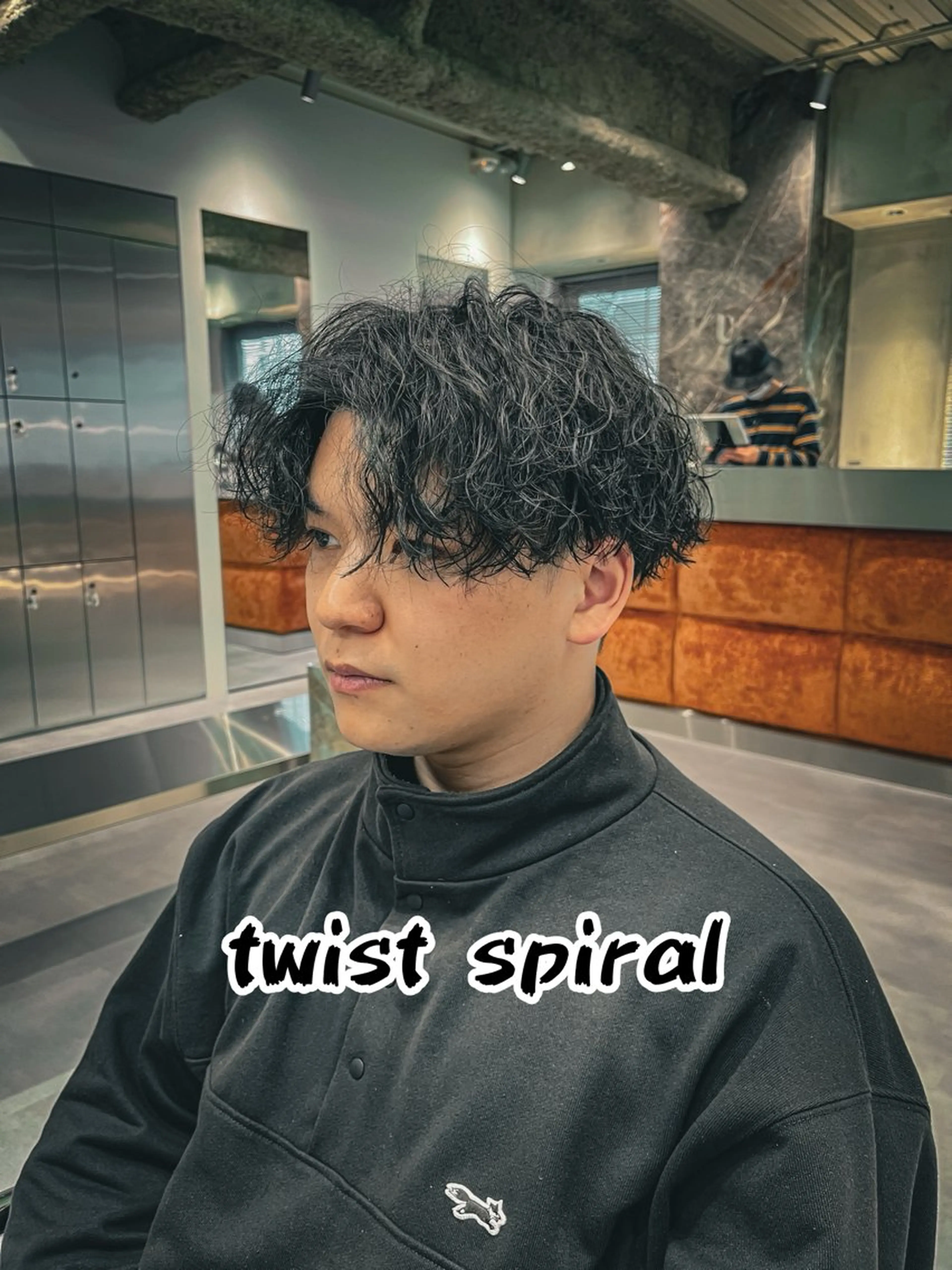 ショート パーマ メンズ ⚡メンズパーマフ ェードカットTomyのヘアスタイル