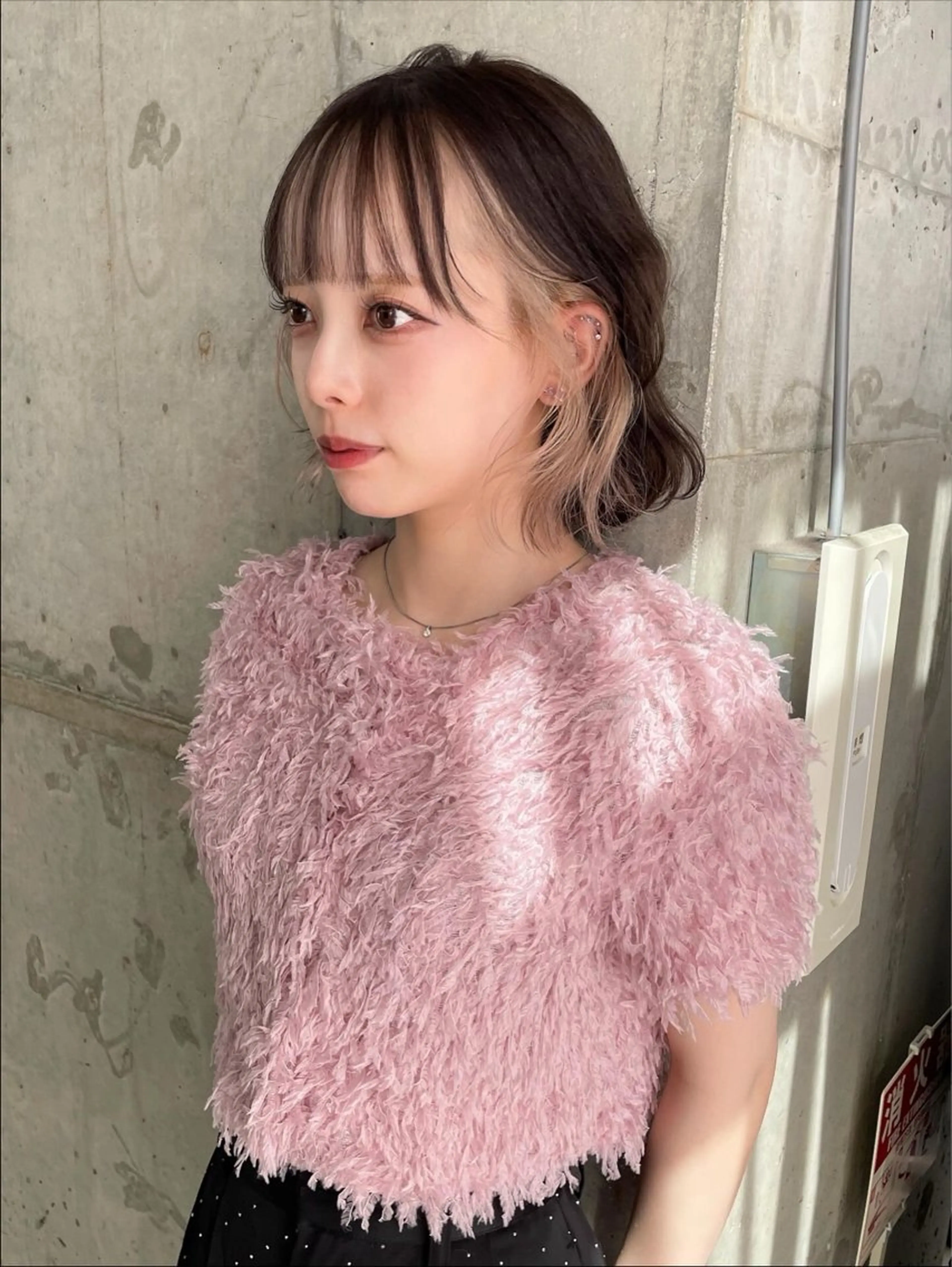 ミディアム カラー ベージュカラー ブリーチ デザインカラー インナーカラー ホワイトベージュ ヘアカラー ブリーチ/ベージュ 💕/momoaのヘアスタイル