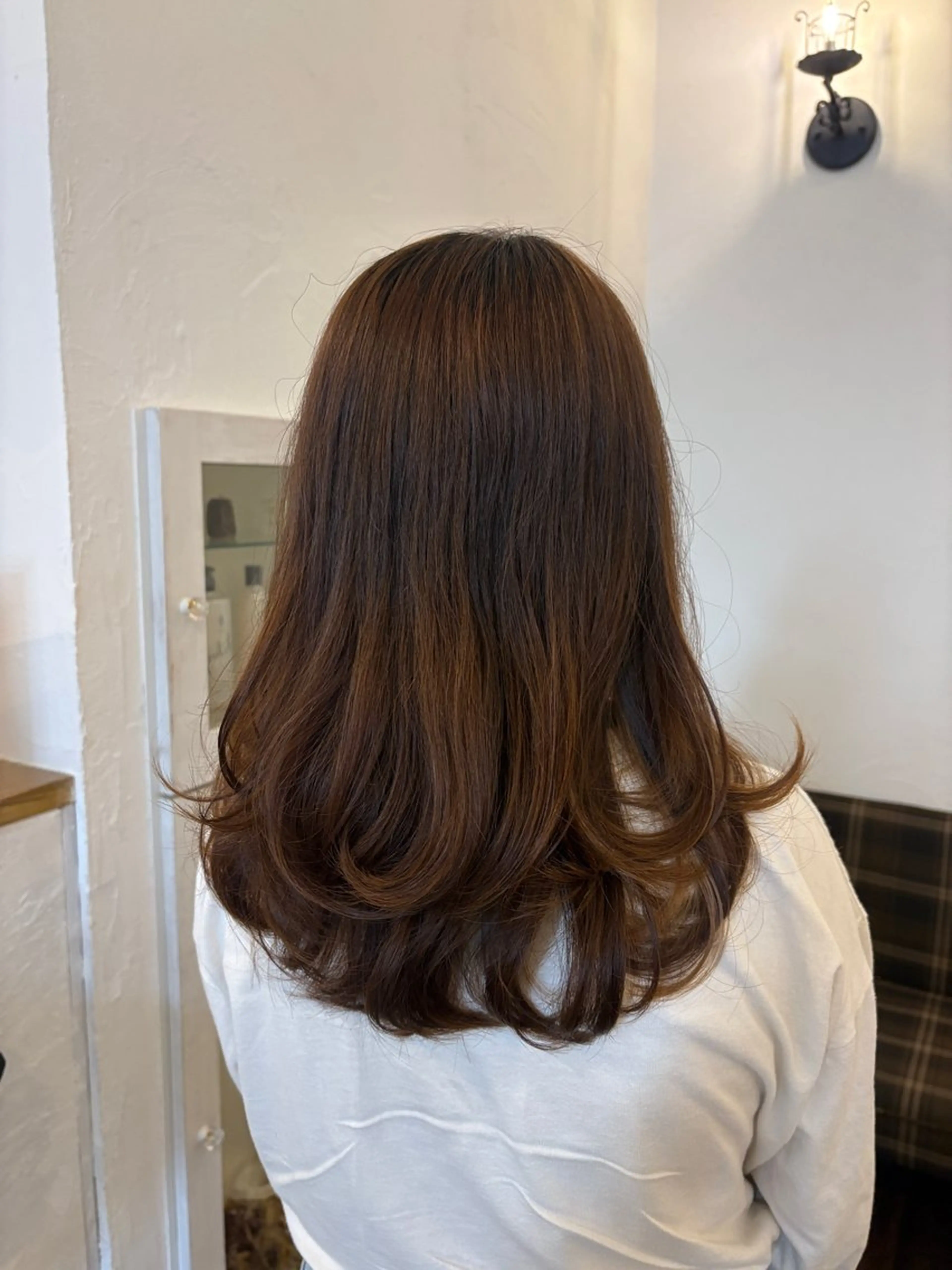 セミロング レイヤーカット カット 吉岡 茉穂のヘアスタイル