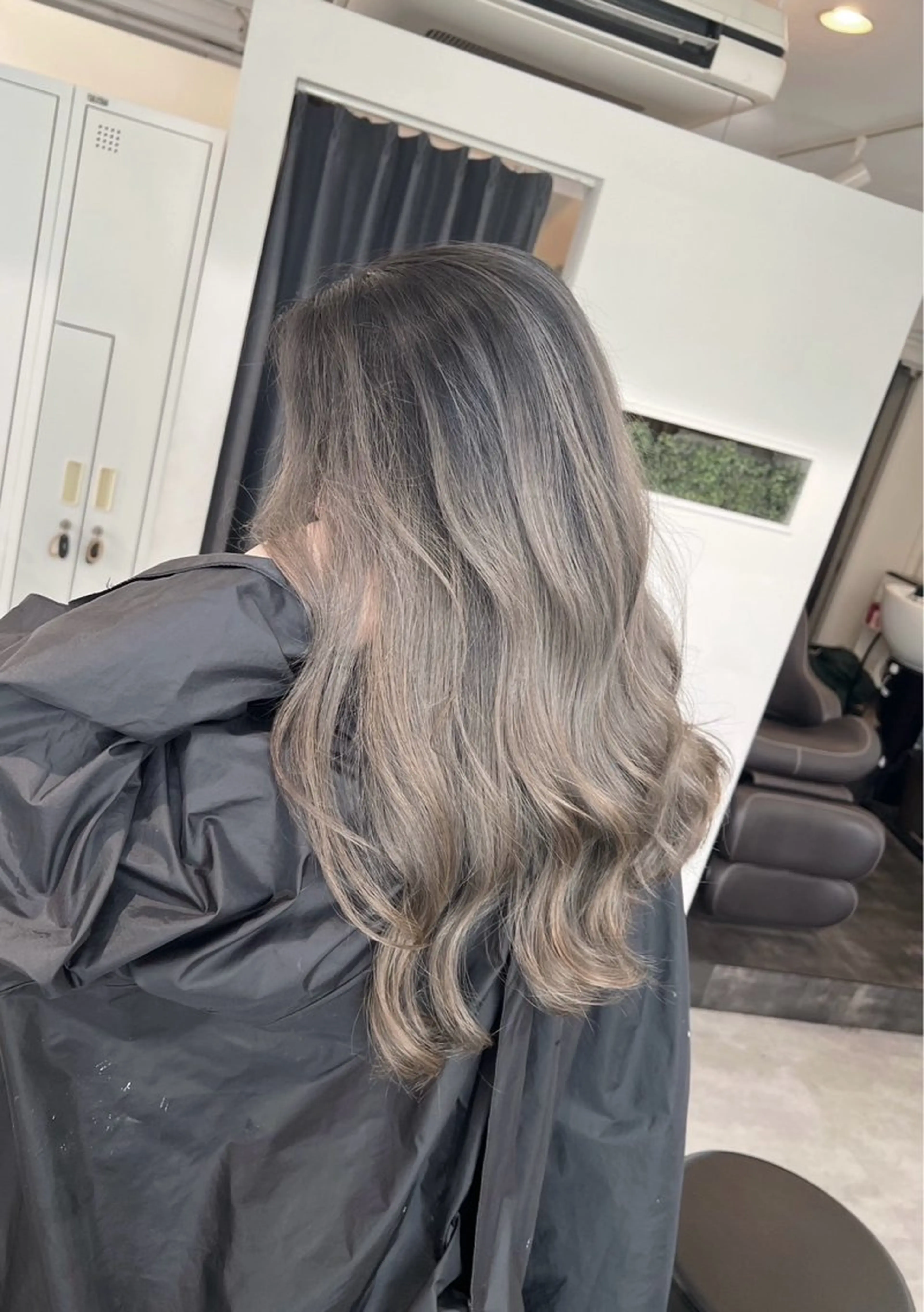 ロング カラー バレイヤージュ グレージュ レイヤーカット ヘアカラー トリートメント ROBIN所属・指名数No.1 /NAOYAのヘアスタイル