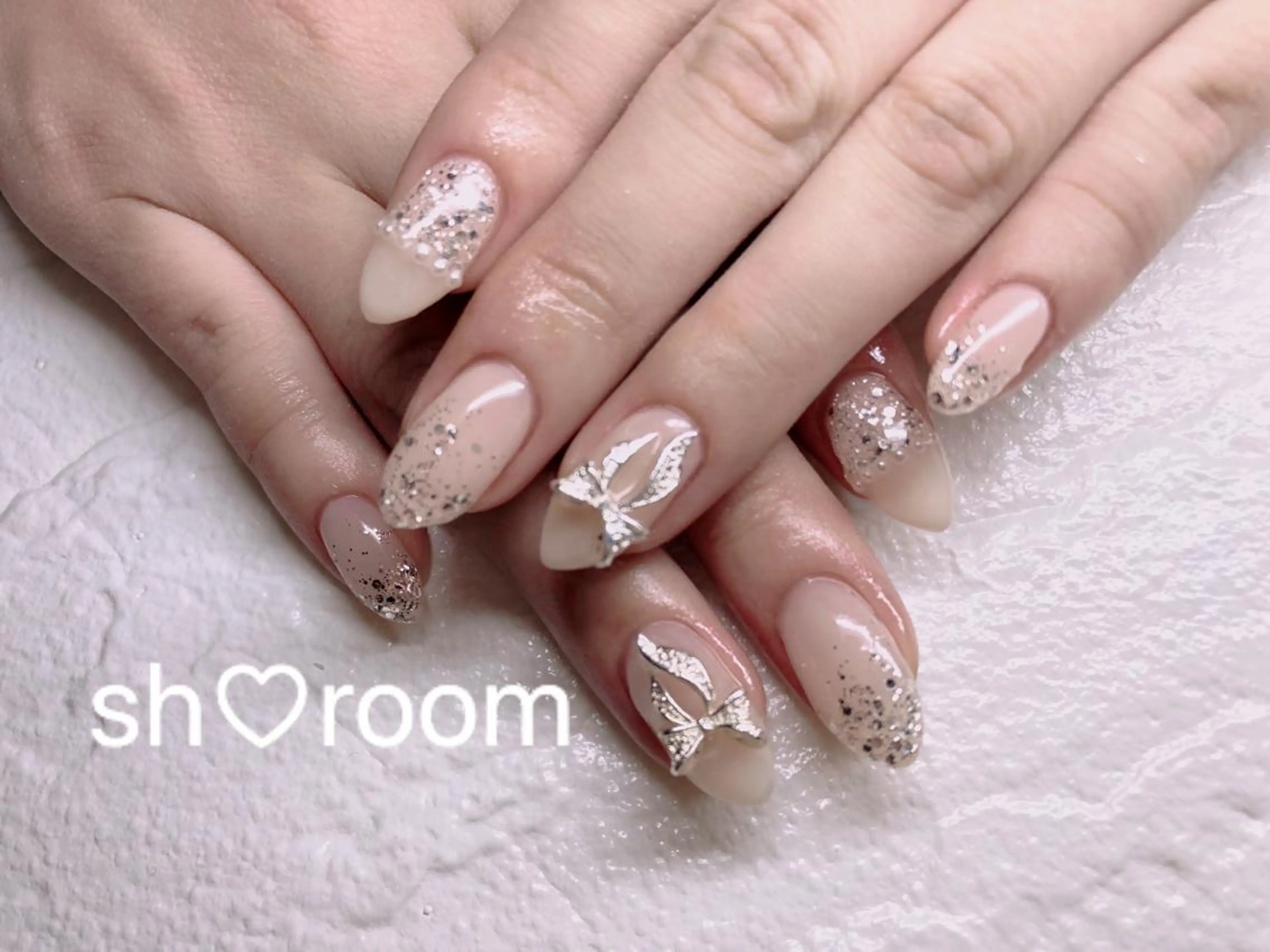 ネイル キラキラネイル 韓国ネイル リボン Nail salon Ruuのネイルデザイン