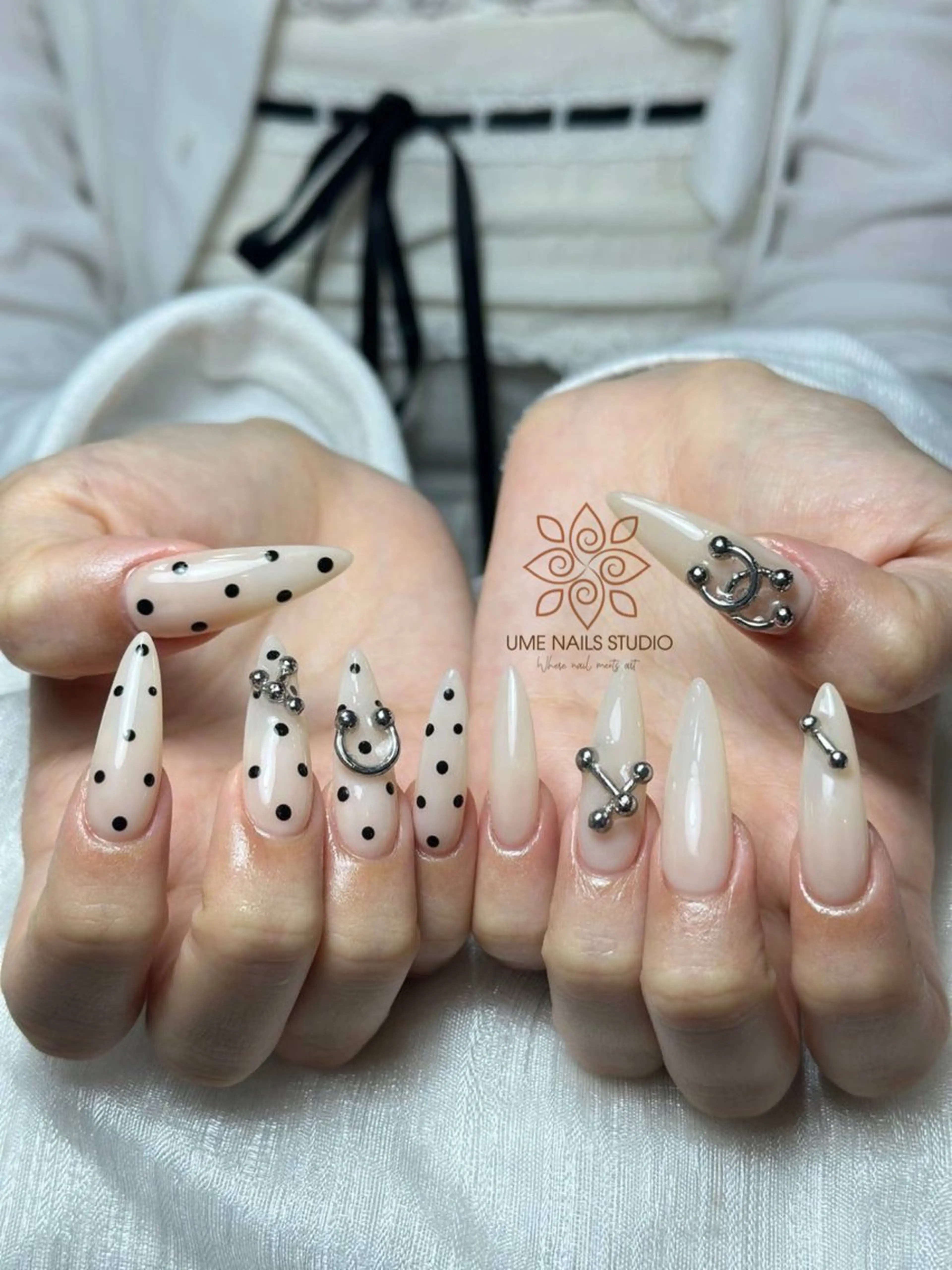 ネイル チークネイル クリアネイル ガーリー キラキラネイル 韓国ネイル Ume Nail Studioのネイルデザイン