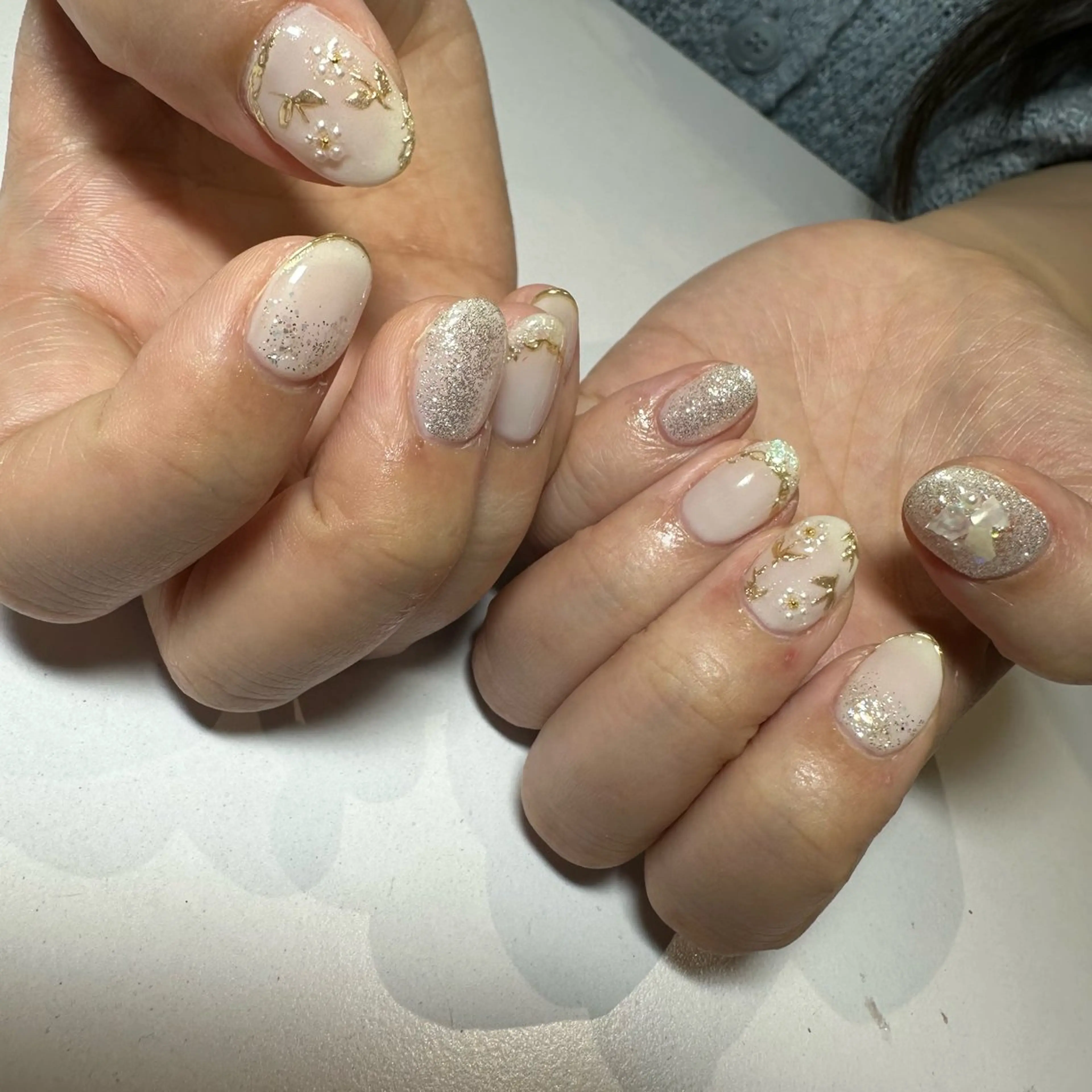 ネイル ラメ(グリッター) ホワイト ハンドネイル まつもと ちなのネイルデザイン