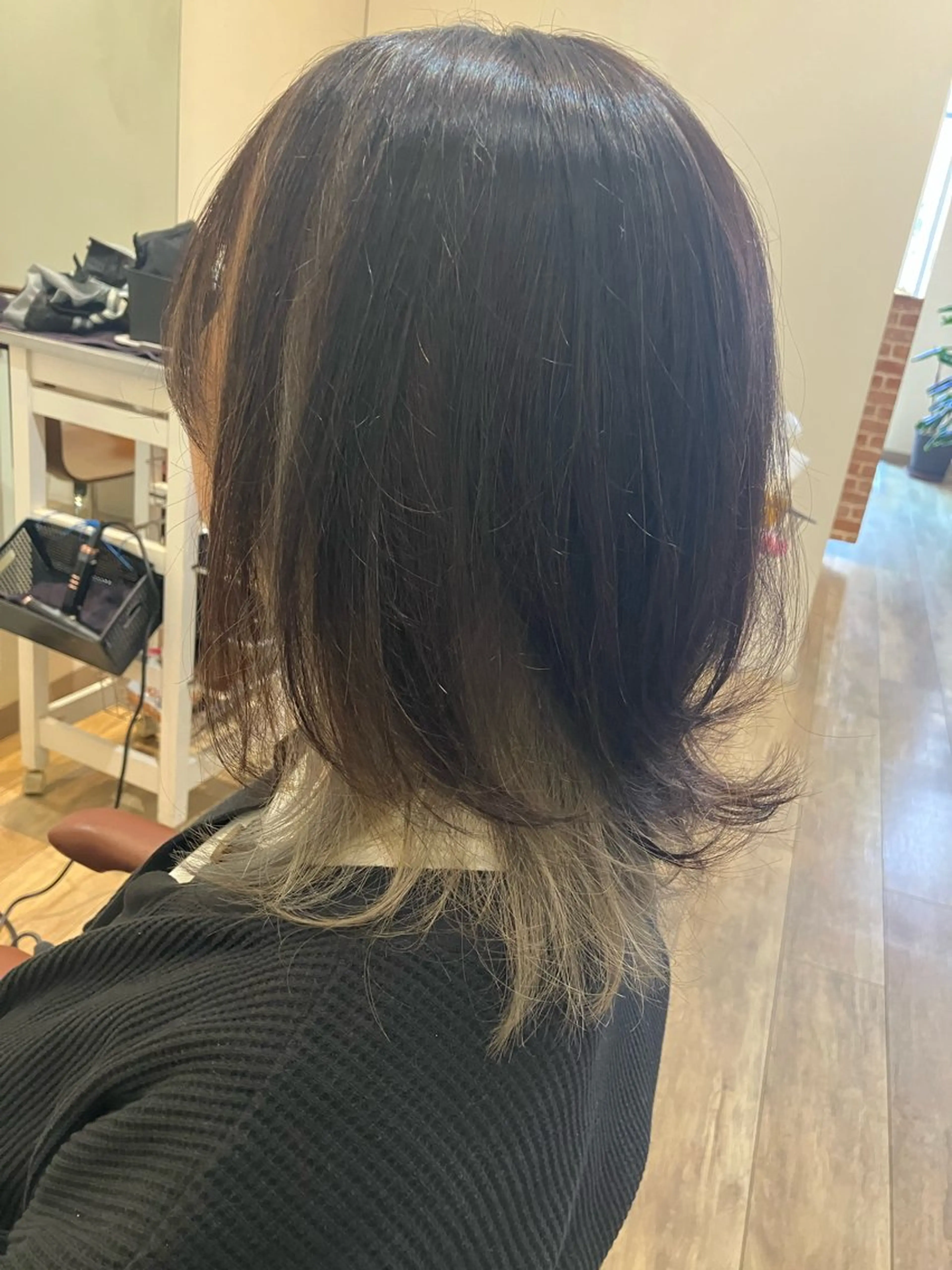 カラー ブリーチ シルバー salon C ヤマダのヘアスタイル