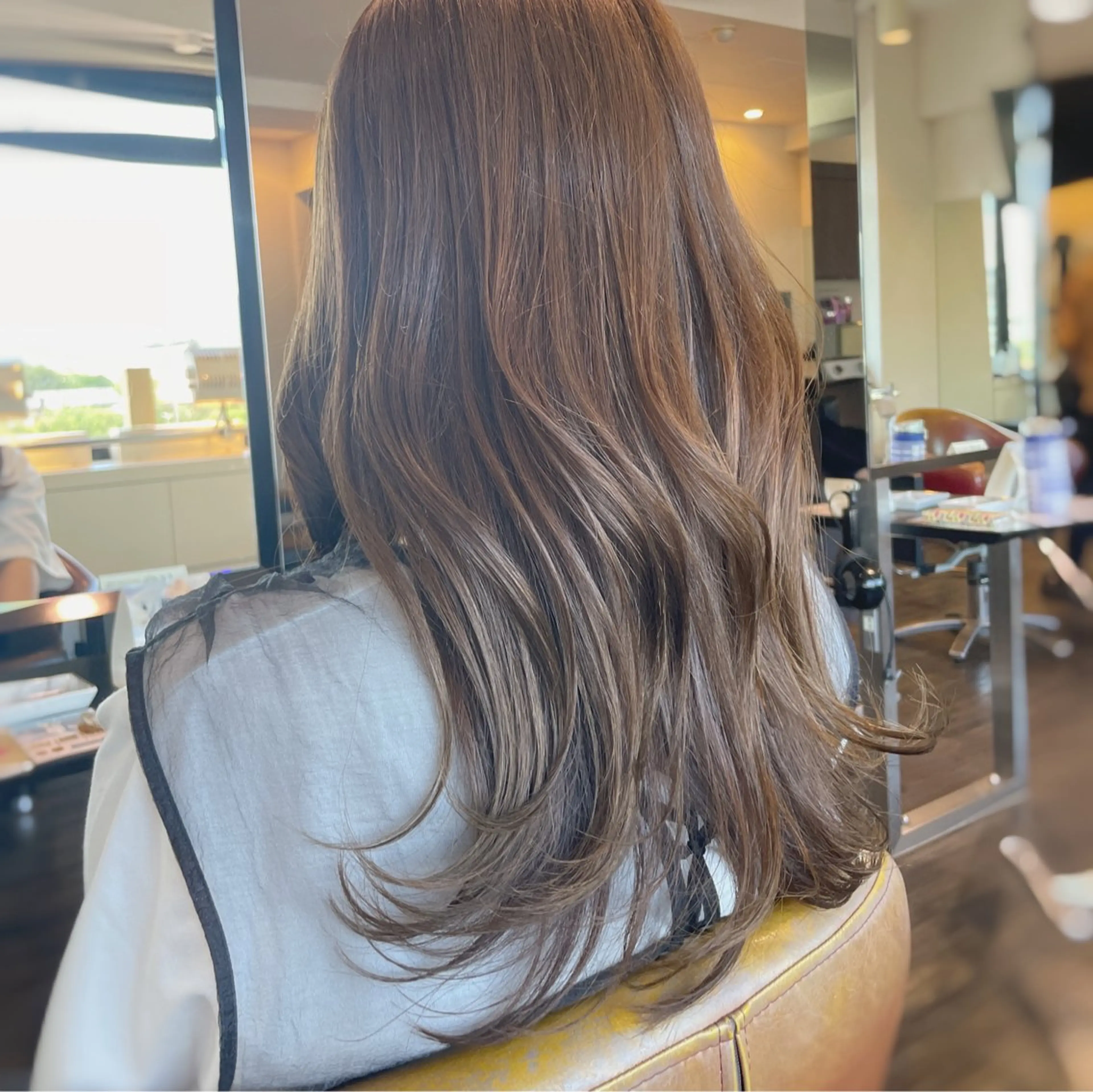 ロング カラー ブリーチ ブラウンカラー グラデーションカラー イルミナカラー 似合わせヘア🤍 面田法子のヘアスタイル