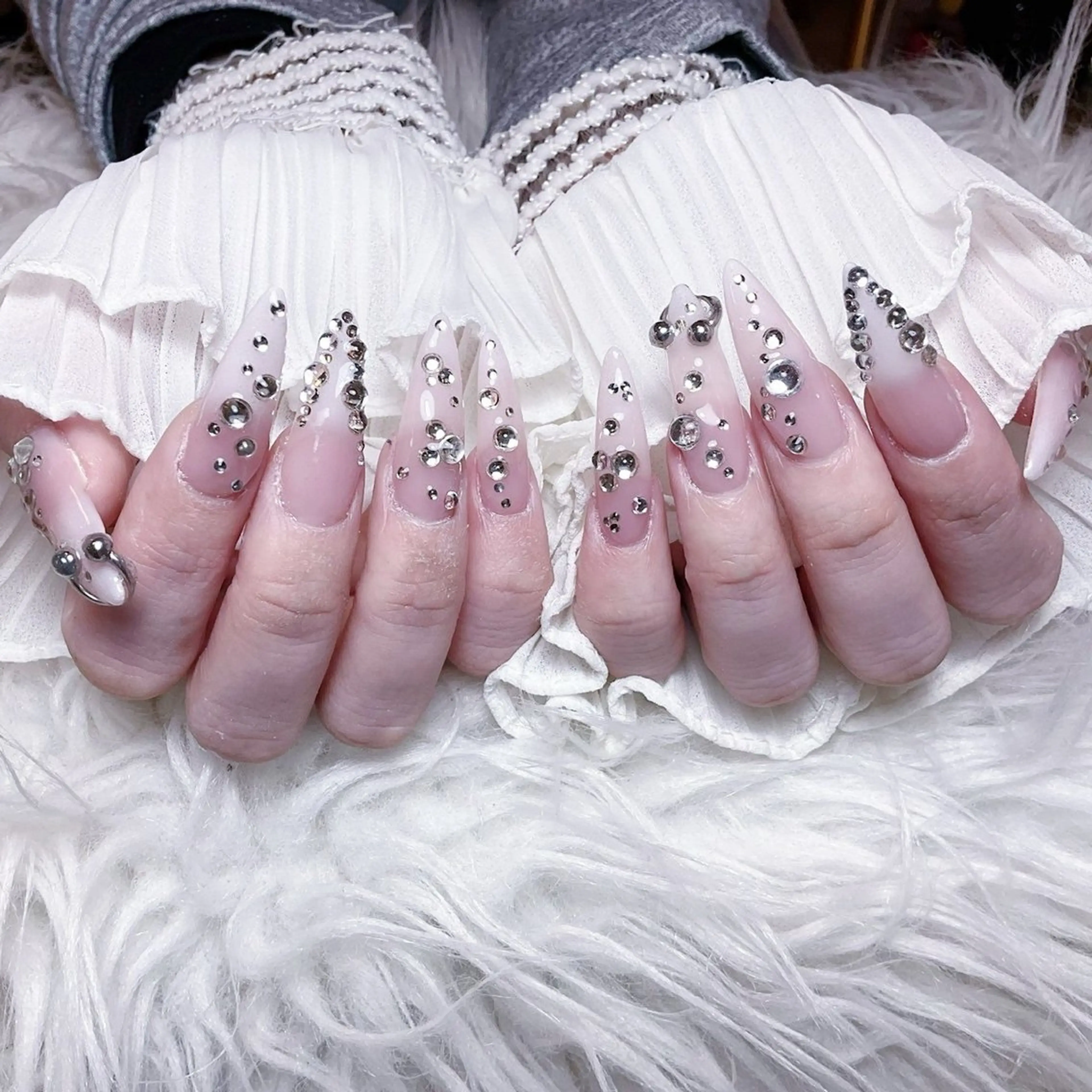 ネイル チークネイル 長さ出し フラワーネイル フレンチネイル ガーリー ハンドネイル ハンドケア NEW NAIL 池袋のネイルデザイン