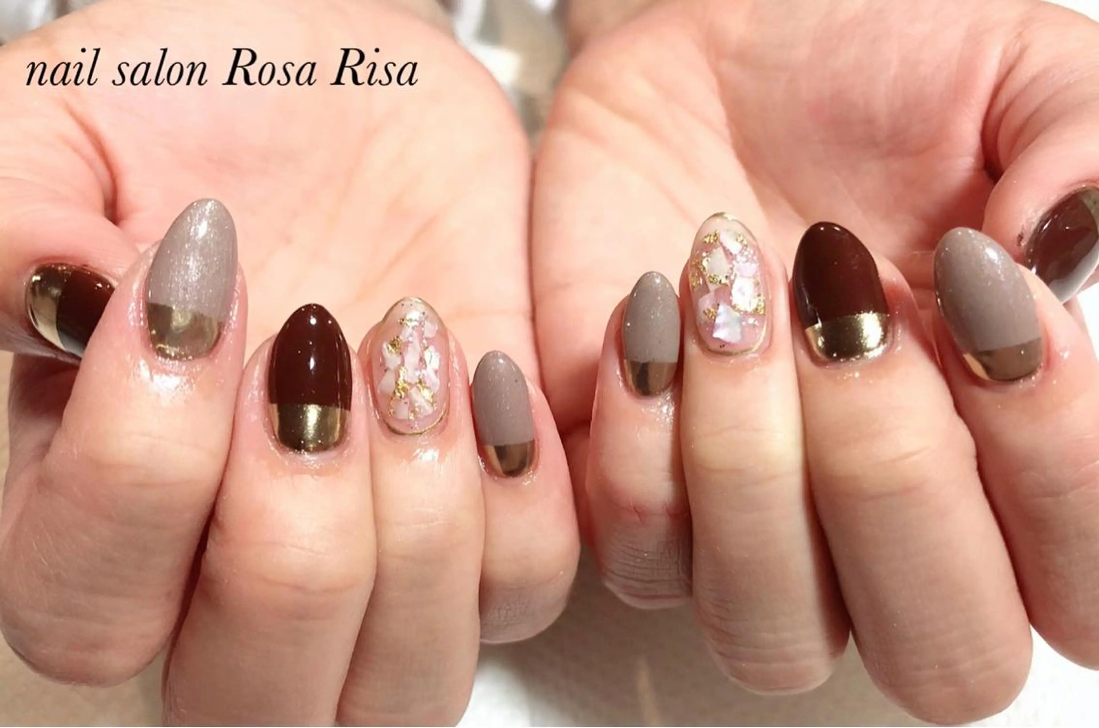ミディアム ネイル ミラーネイル ネイルスタジオ シェイクユアハンズのネイルデザイン