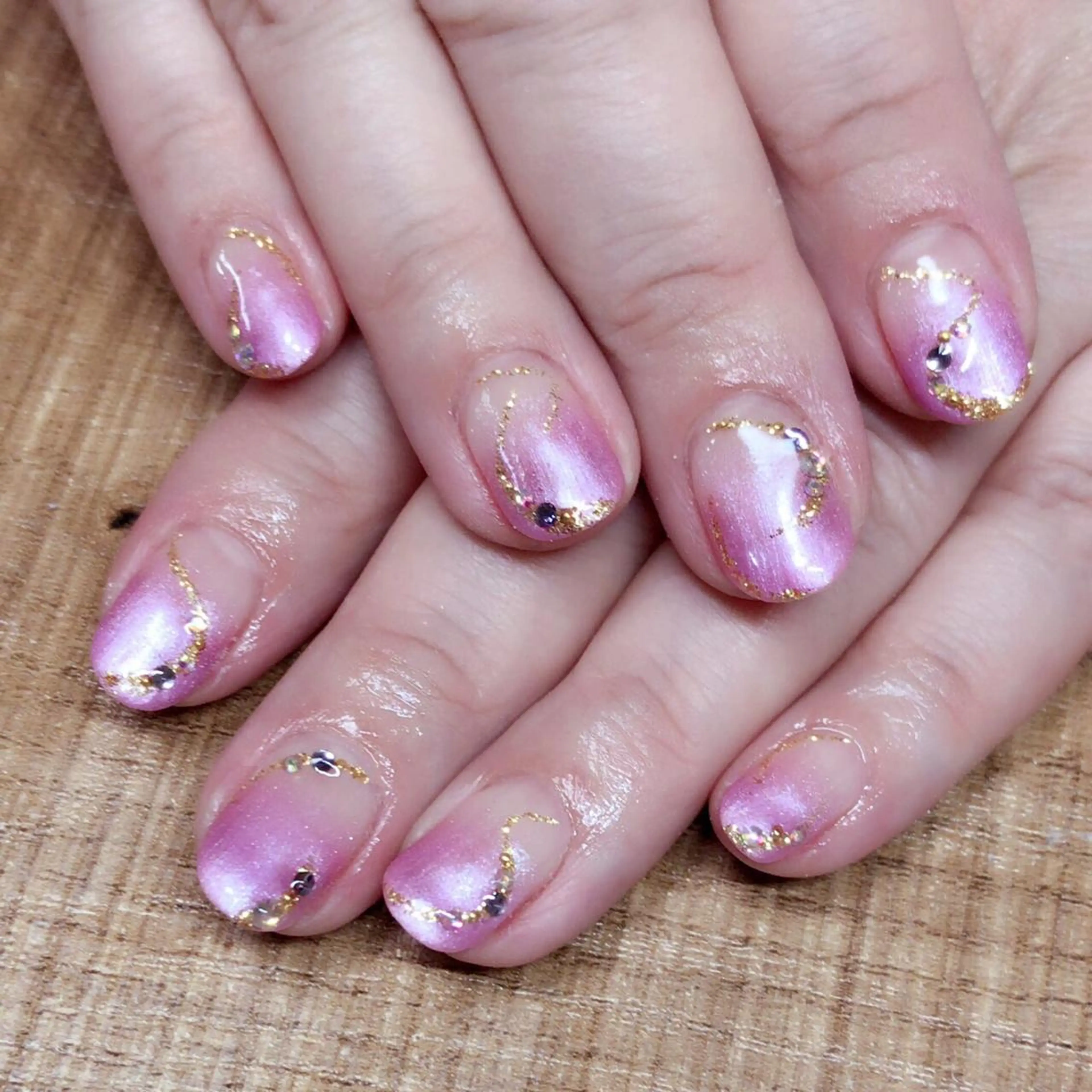 ネイル アートネイル グラデーション オフィスネイル ピンク 安藤 Charlotteのネイルデザイン