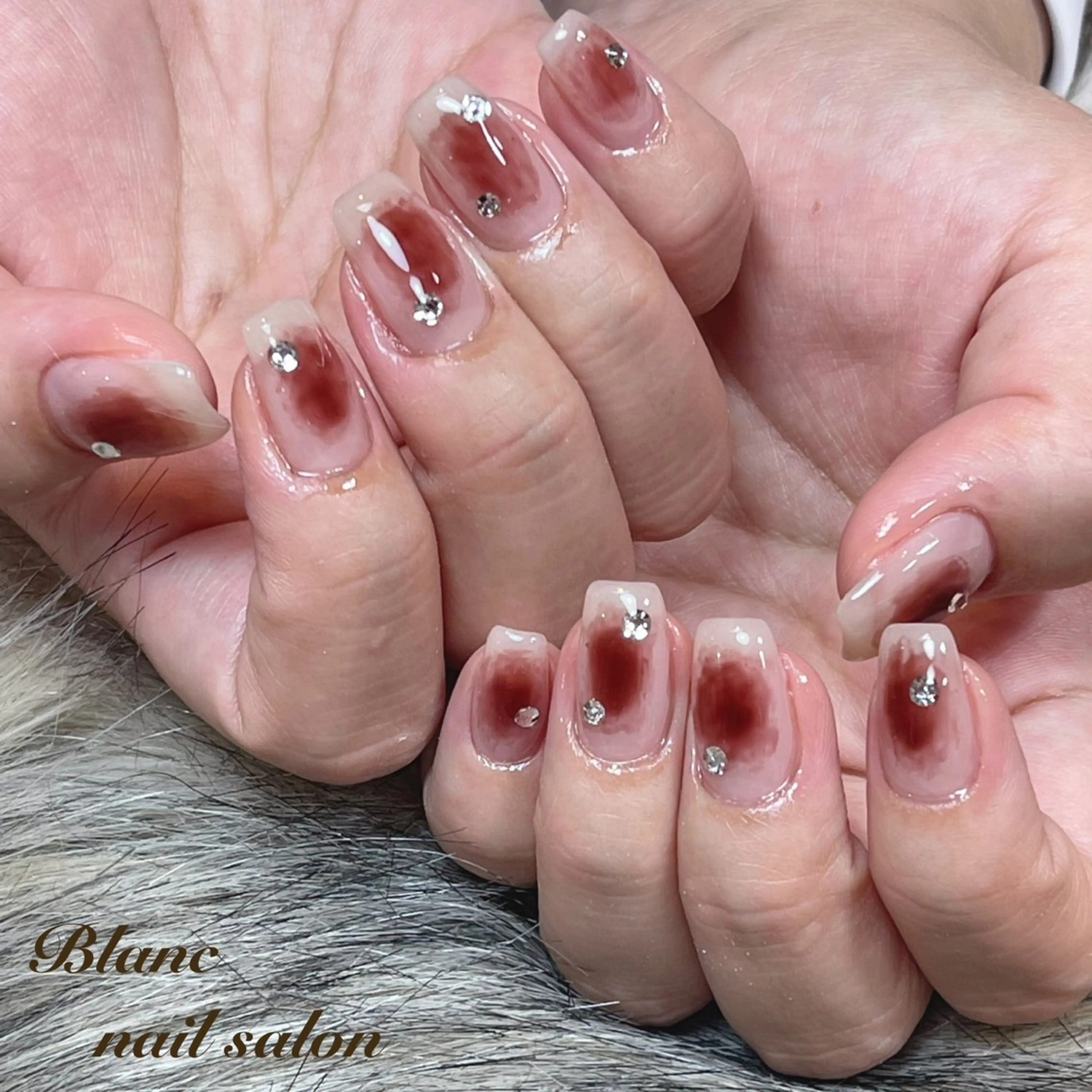 ミディアム Blanc ブランのネイルデザイン