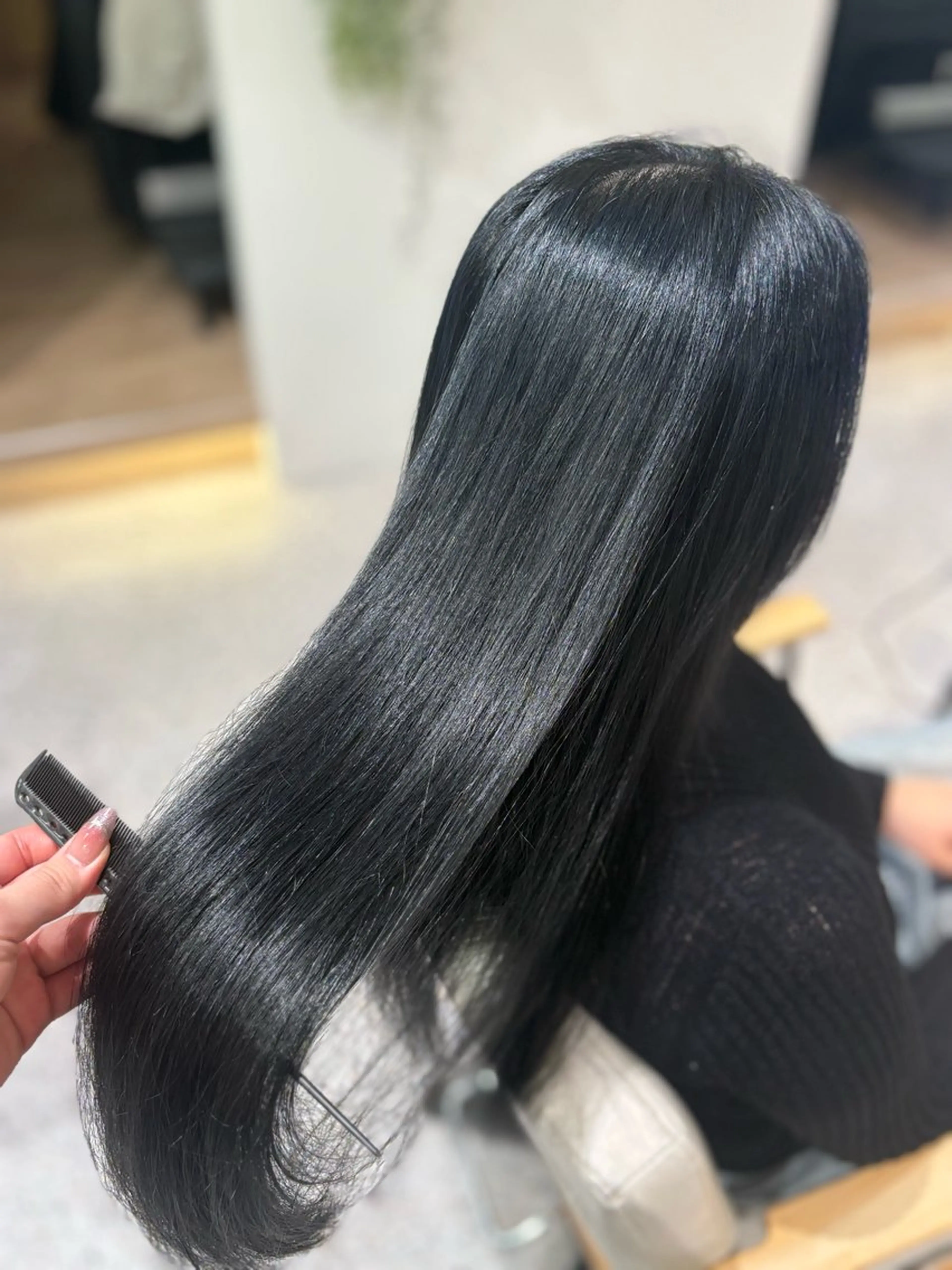 ロング カラー 黒髪 ブルーカラー ブルーブラック ヘアカラー ブリーチ/マツエク 𝓡𝓲𝓷🫧のマツエク・マツパデザイン