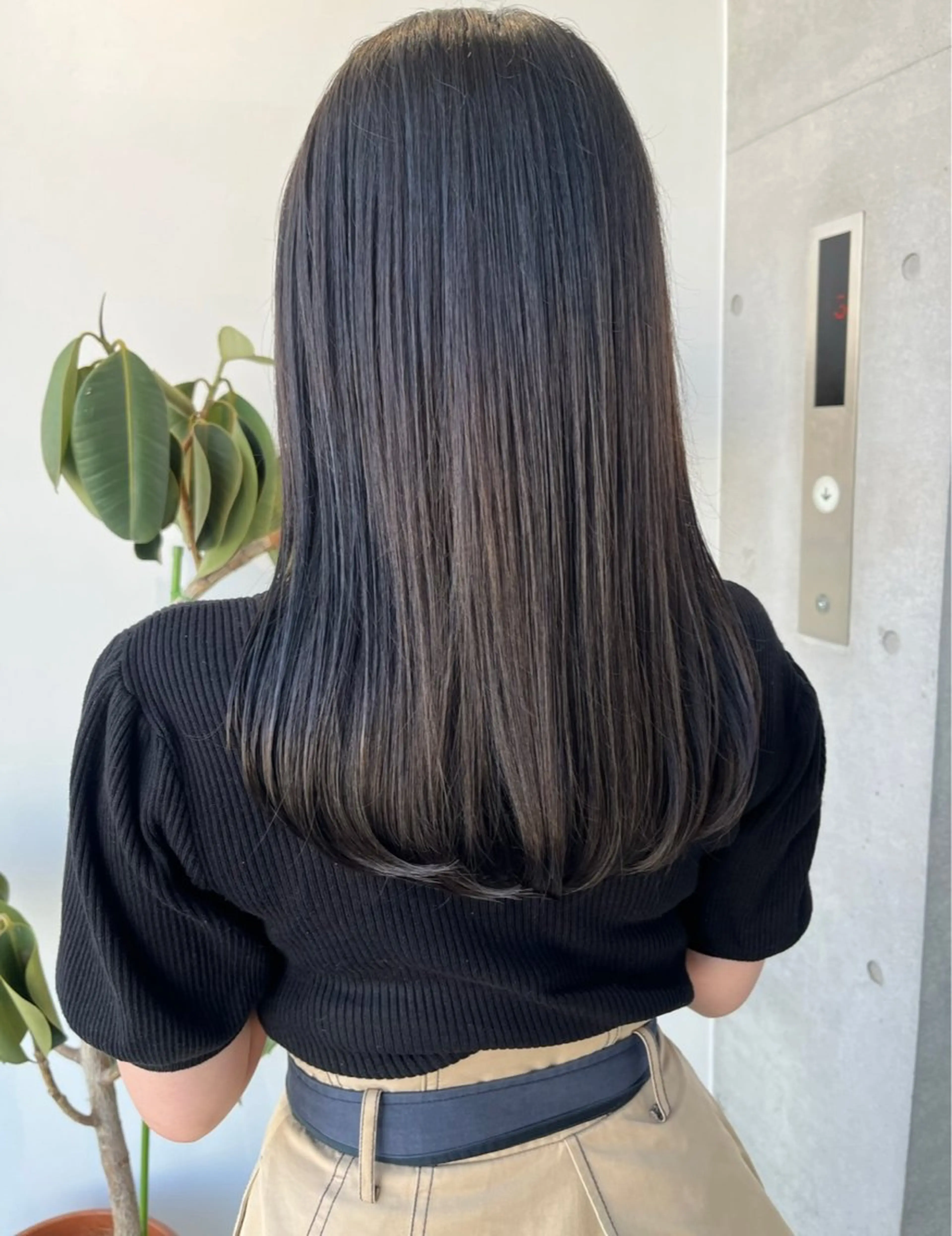 ロング カラー パーマ ヘアアレンジ カット ヘアカラー トリートメント ヘッドスパ ヘアセット 透明感/オリーブ/ グレージュ/YUKAのヘアスタイル