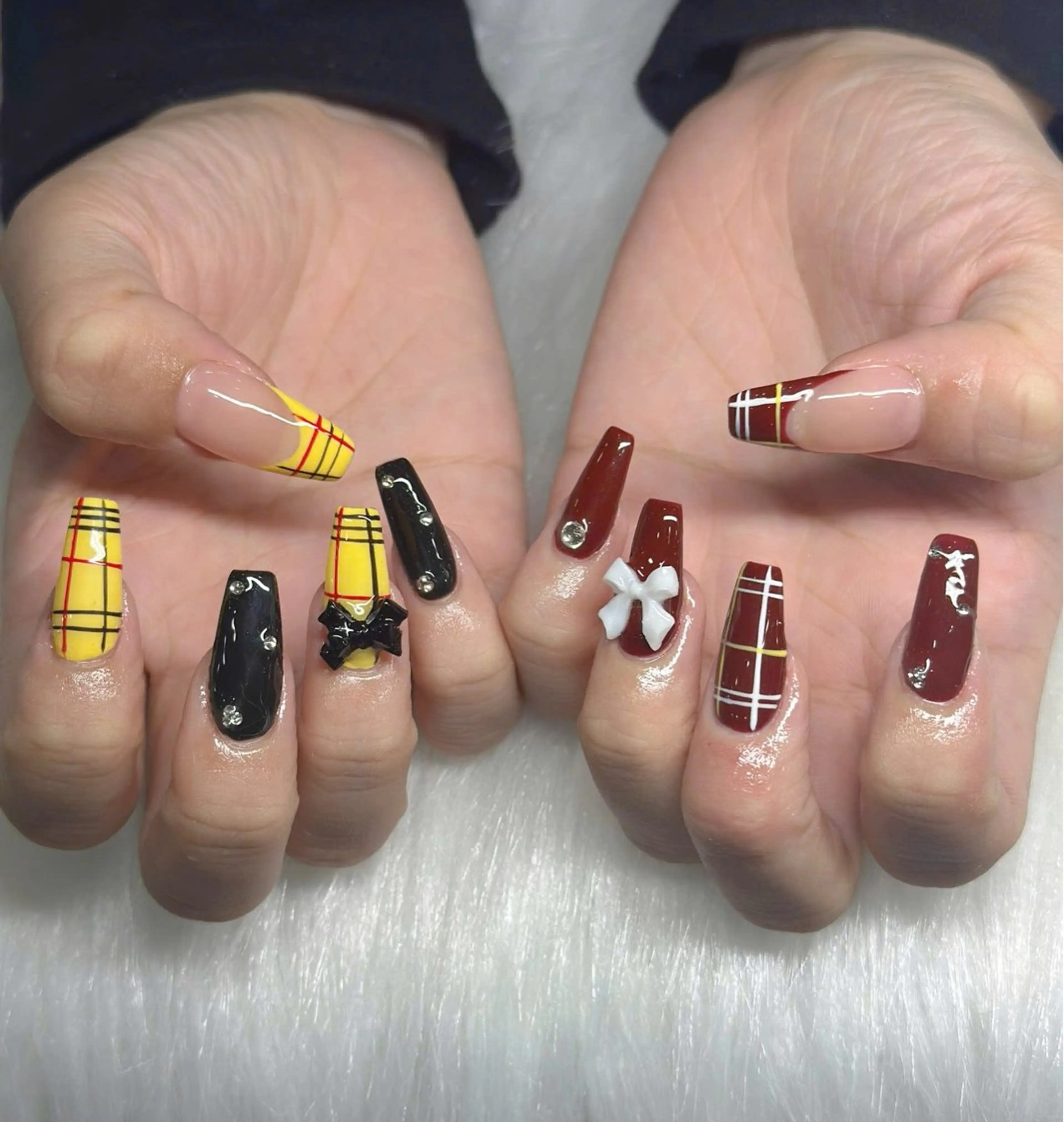 ネイル ボルドー ブラウン チークネイル ドット フットネイル ハンドネイル NAILS BAR SHINJUKUのネイルデザイン