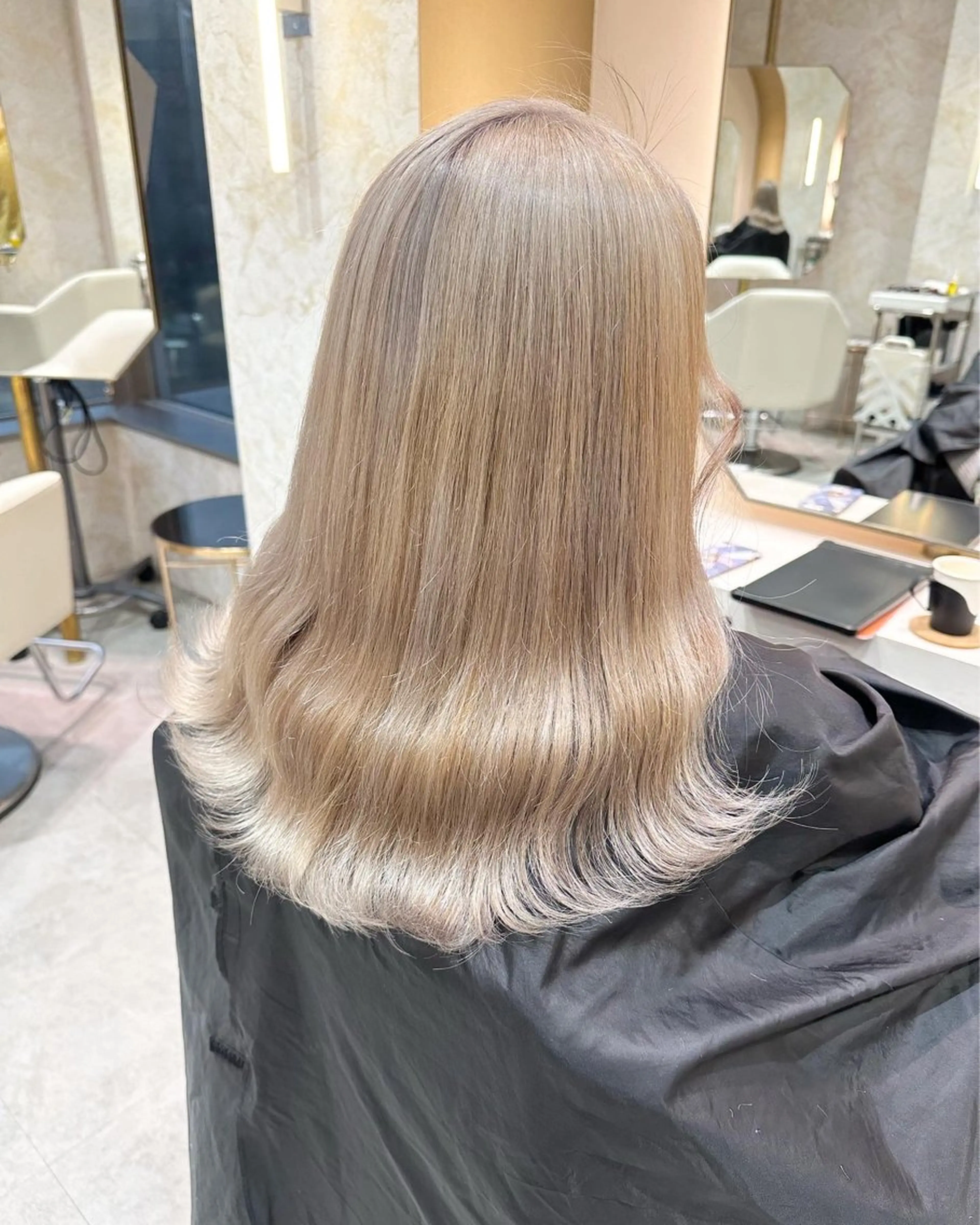 セミロング カラー 店長/mao/ 前髪/顔周りカットのヘアスタイル