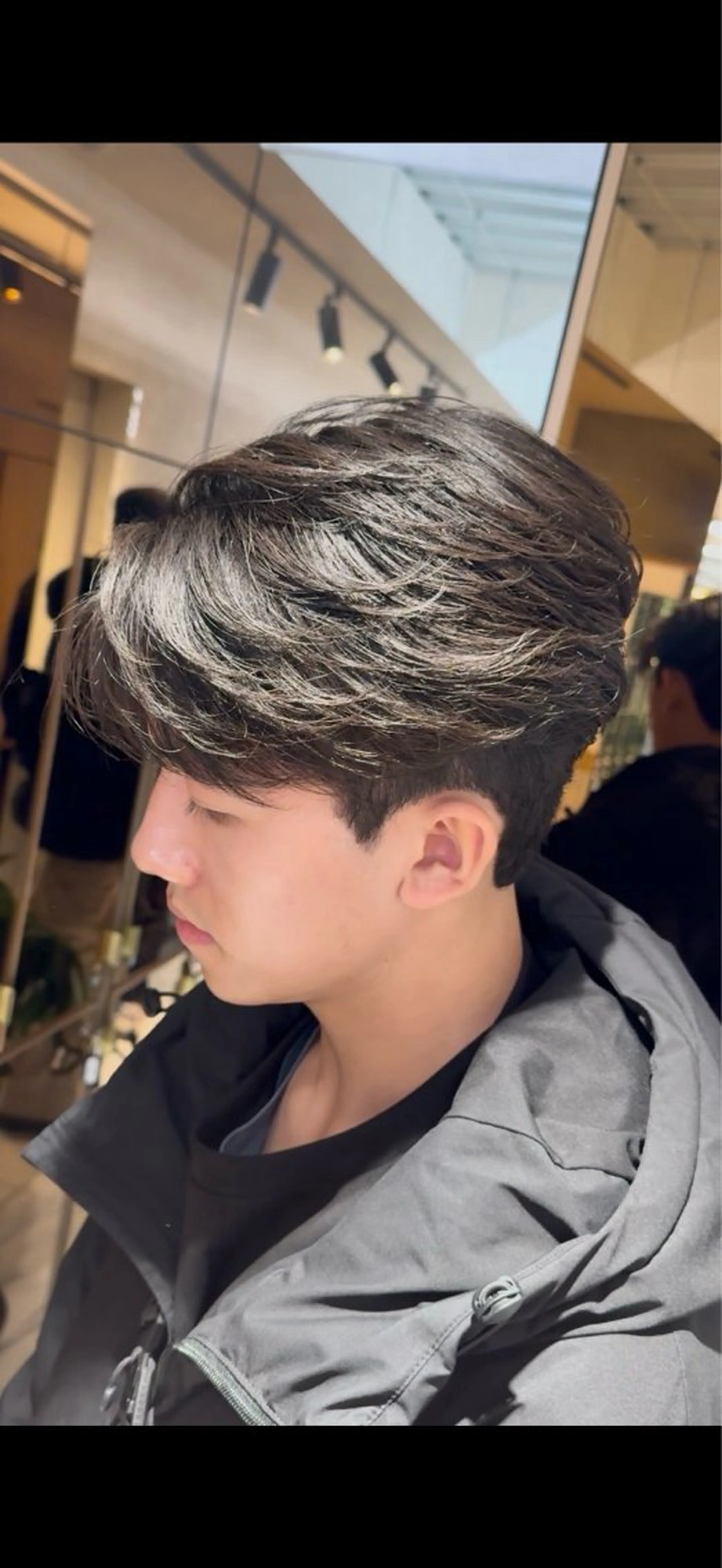 メンズ 本田 有里のヘアスタイル