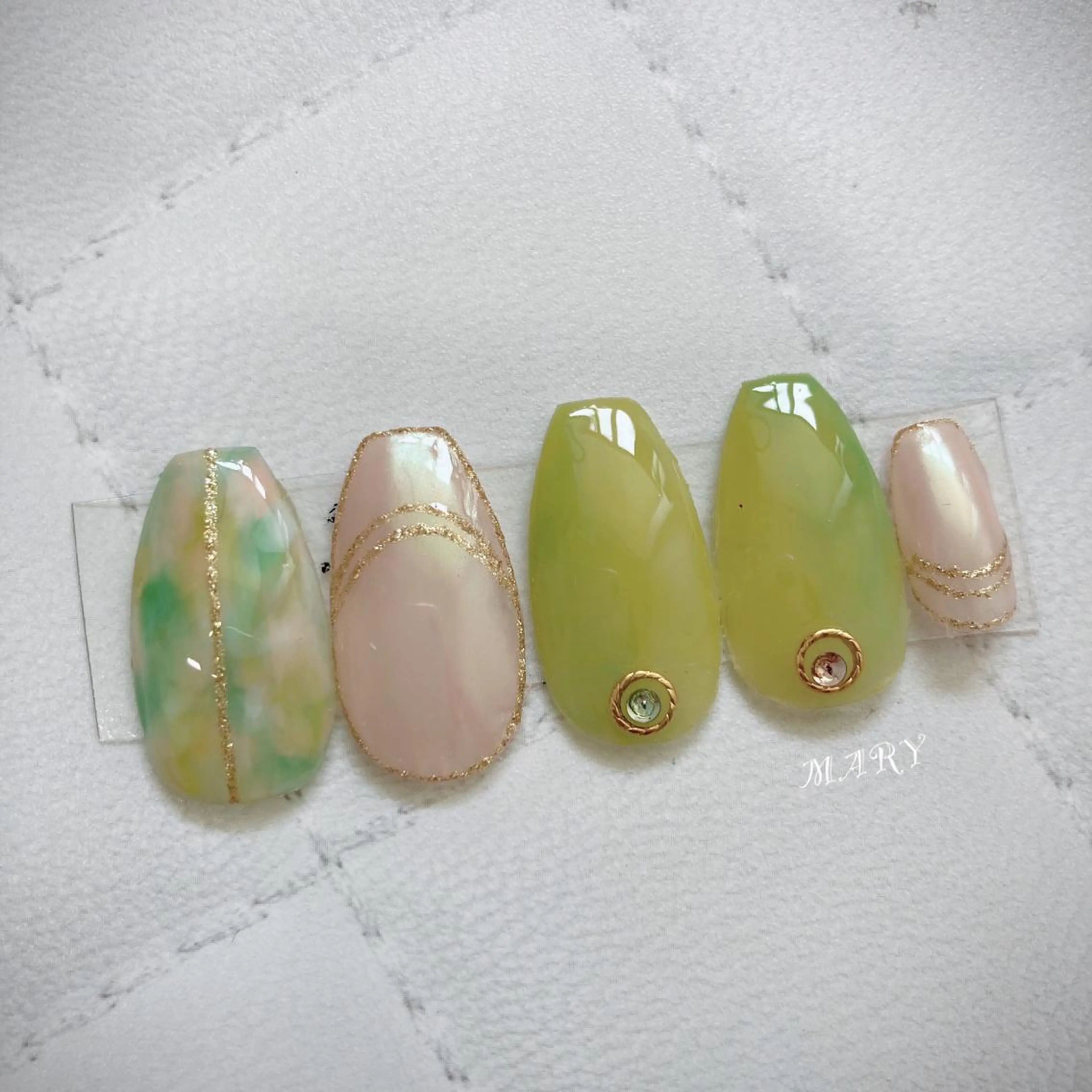 ネイル アートネイル オーロラネイル フレンチネイル ミラーネイル ニュアンスネイル ハンドネイル Mary nail .narumiのネイルデザイン