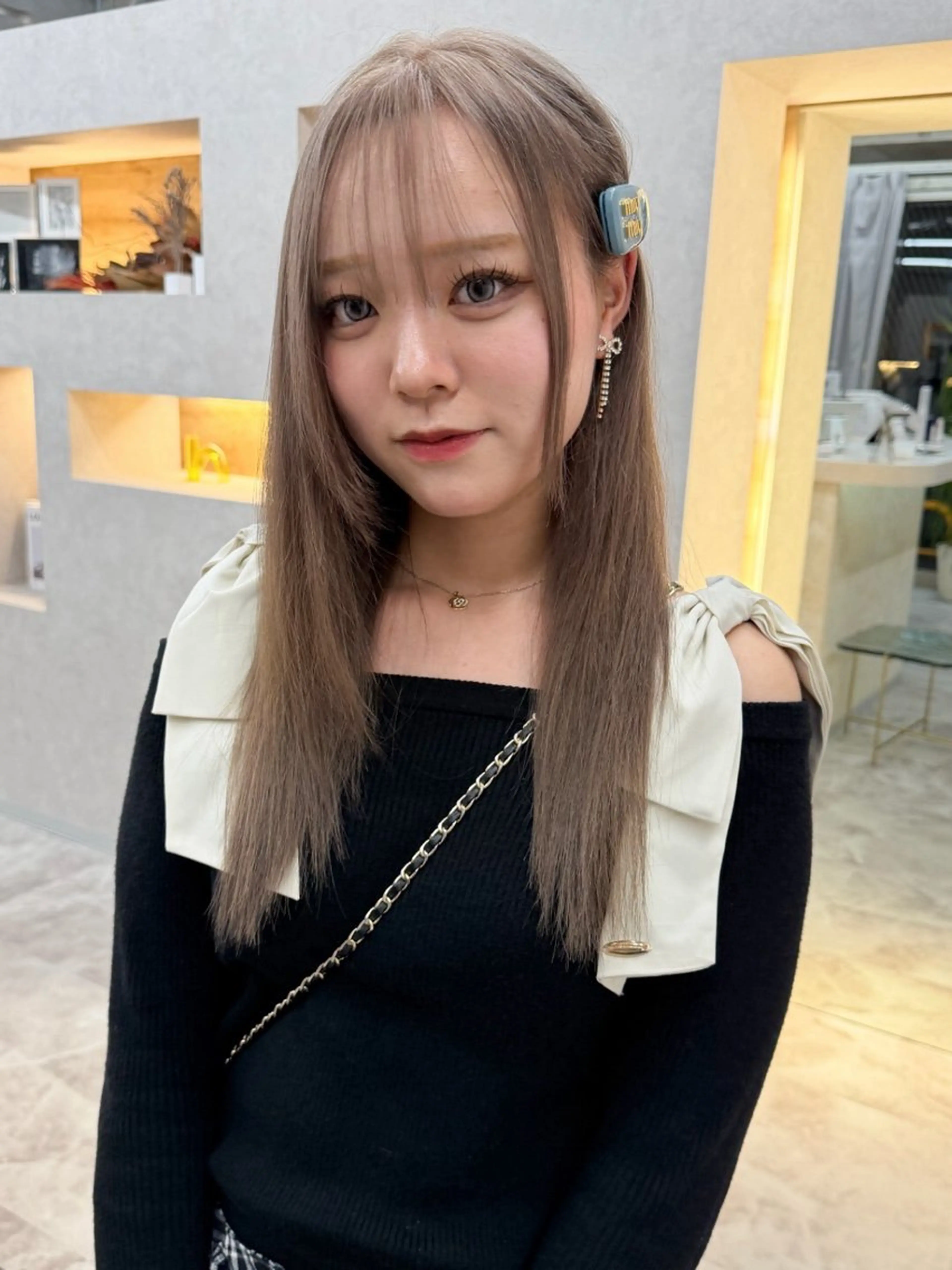 セミロング カラー ベージュカラー ブリーチ ダブルカラー ミルクティーベージュ トリートメント ヘアカラー ブリーチ/ベージュ 💕/momoaのヘアスタイル