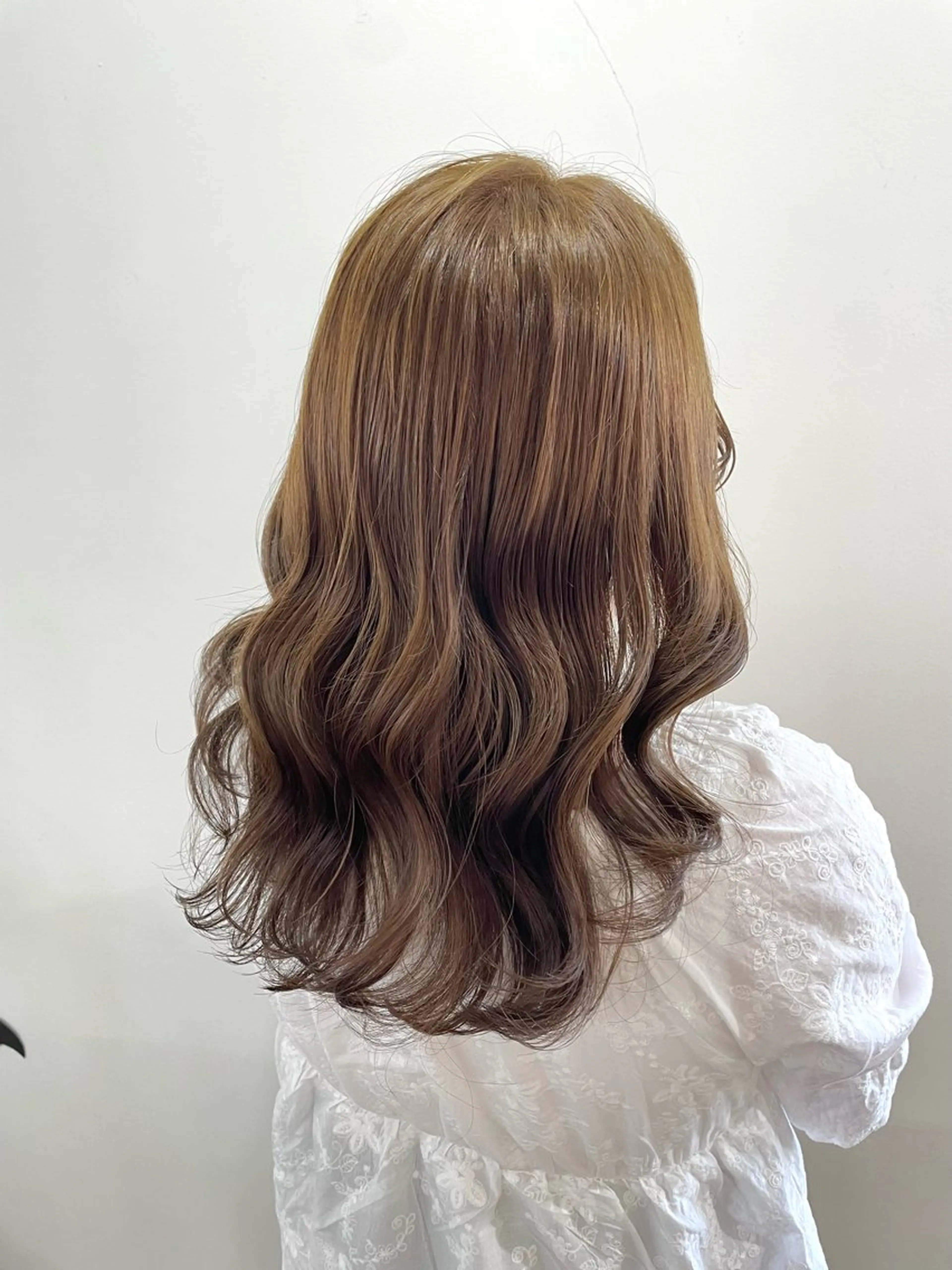 セミロング カラー ショートボブ セミロングパーマ ベージュカラー ブリーチ ブリーチなしカラー ヘアカラー トリートメント mopa_kaede 暖色カラー/ロングのヘアスタイル