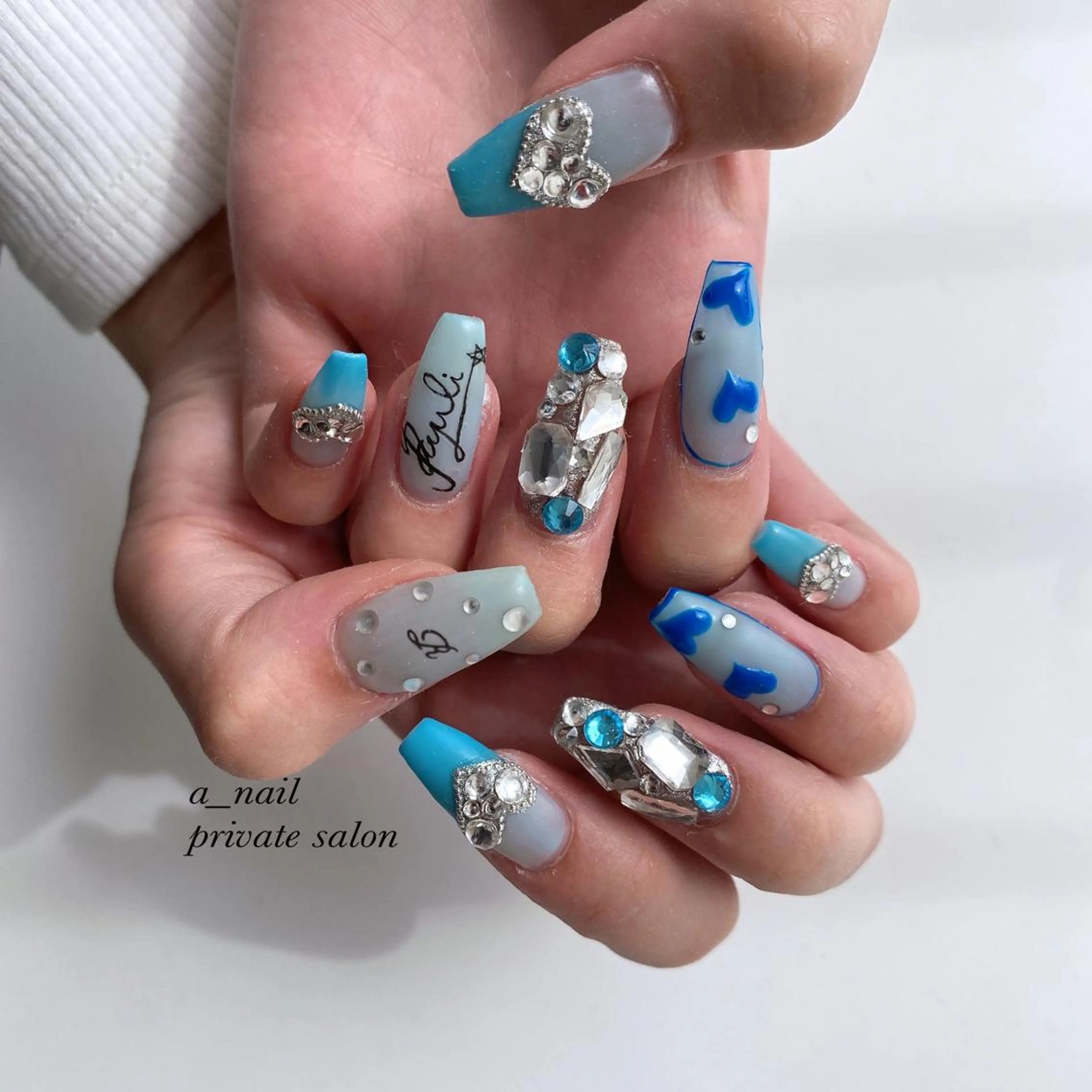ネイル アニマル柄 フレンチネイル ジェルネイル 氷ネイル・うるうるネイル レース 菅 恵奈のネイルデザイン
